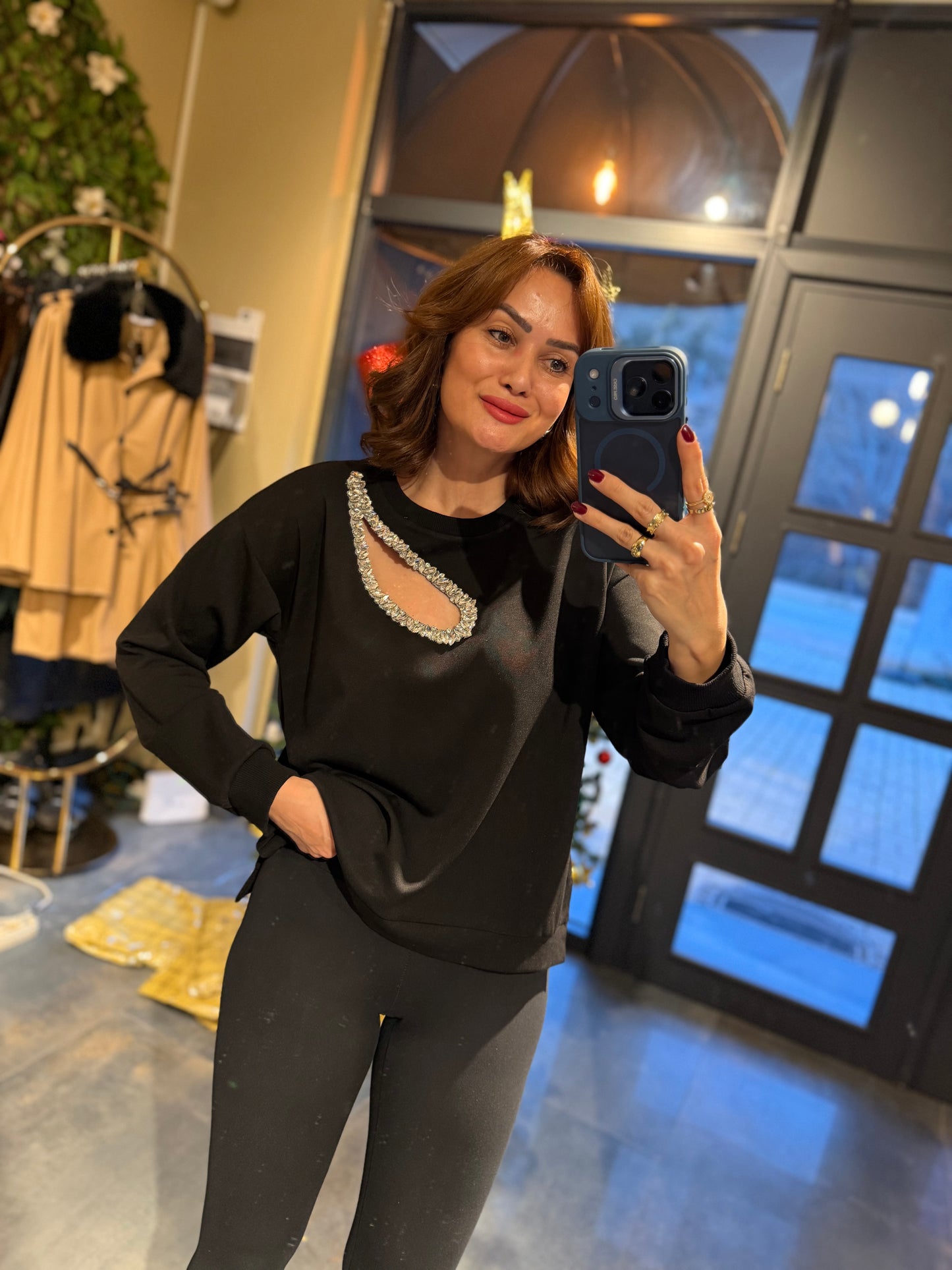 Asso Siyah Taş Detaylı Sweat