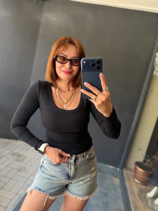 Norevia Siyah U Yaka Body