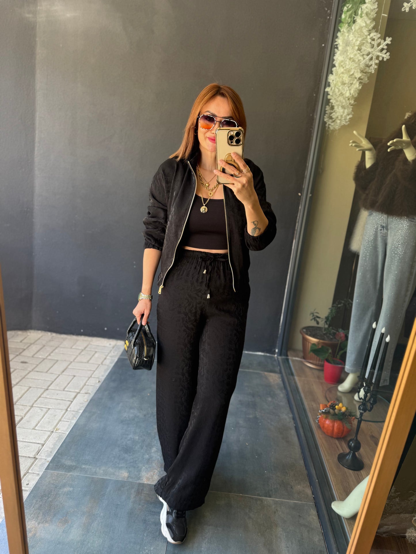 Sagomi Siyah Desenli Takım