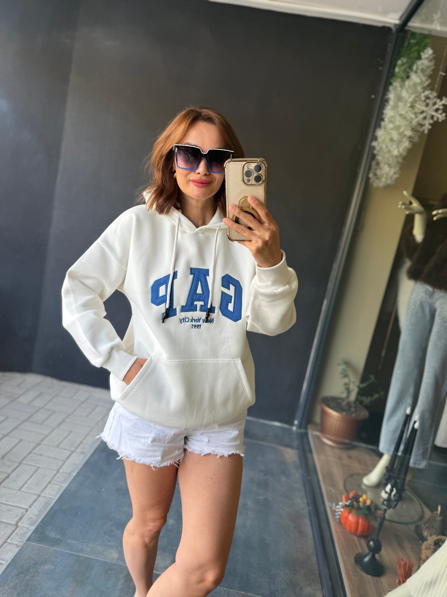 Muvy Beyaz Kabartmalı Sweathirt