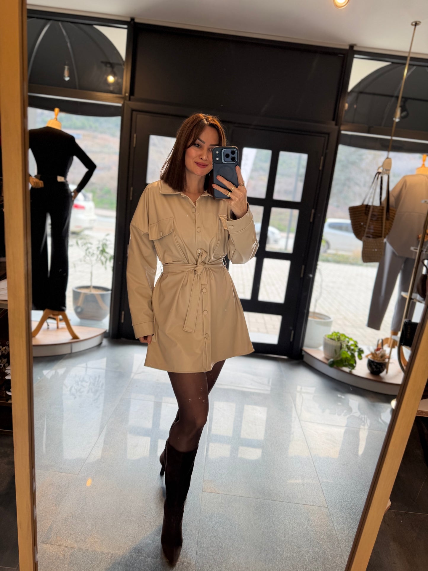 Hosin Bej Deri Elbise