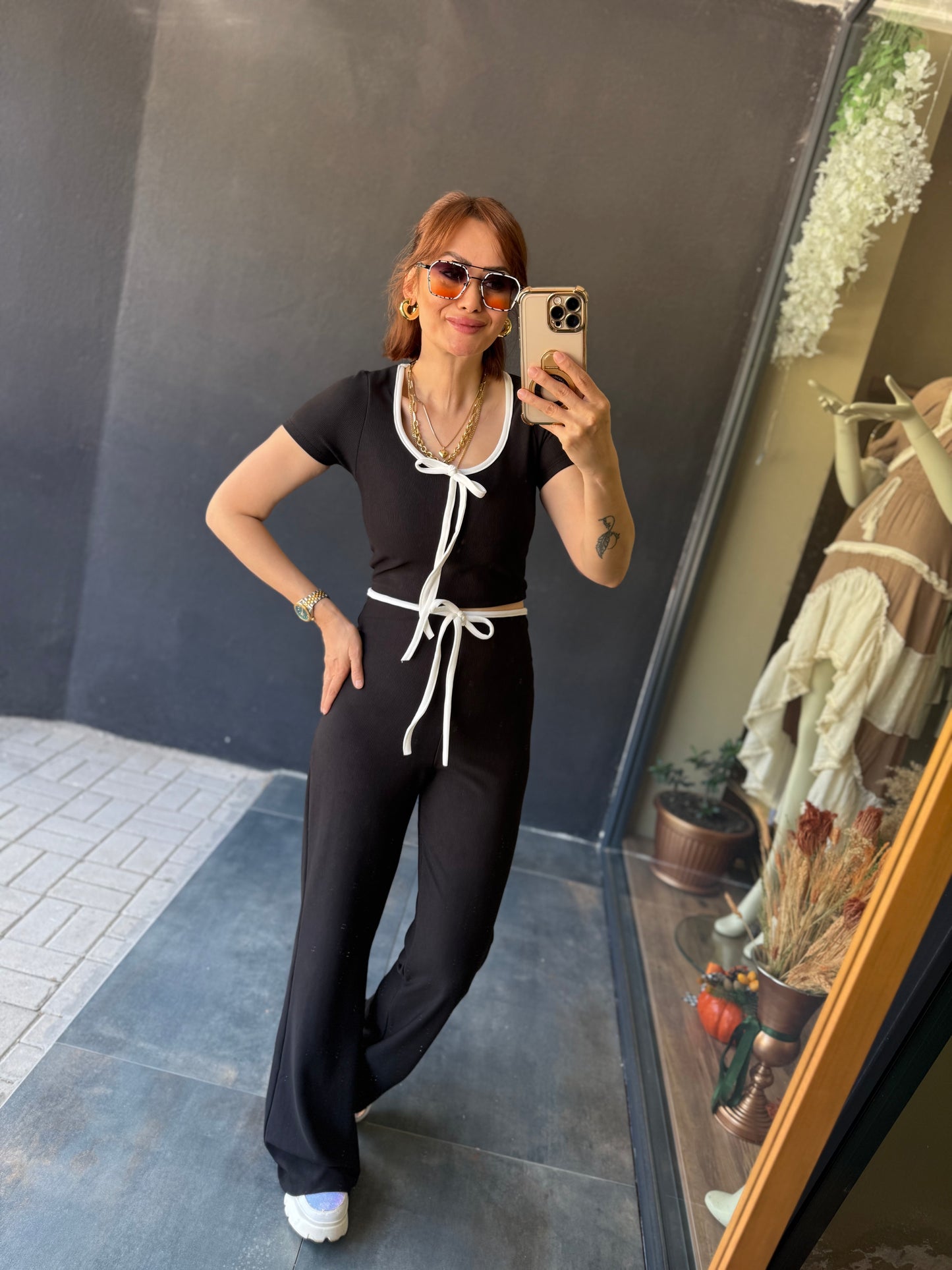 Monica Siyah Sale Takım