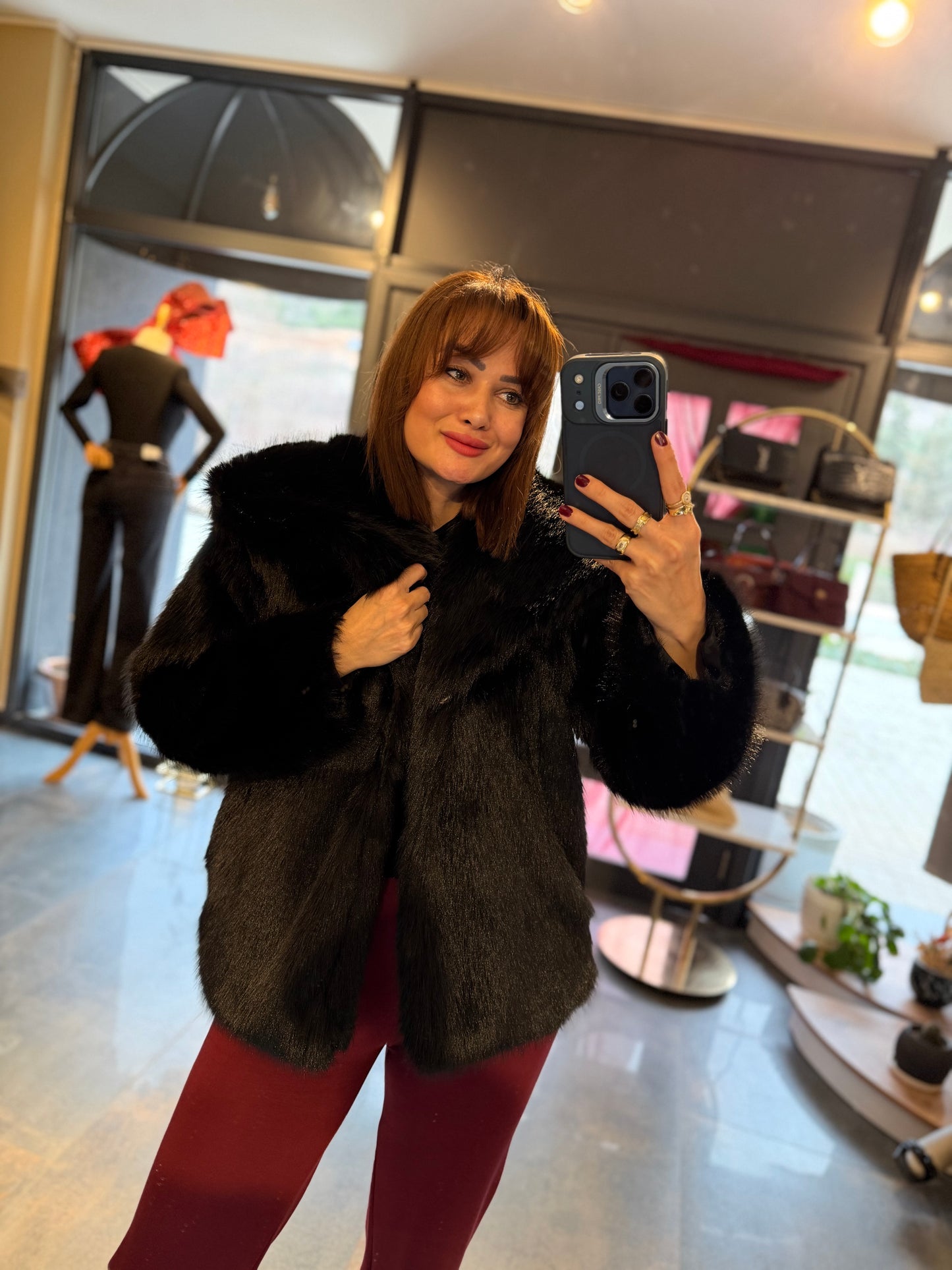 Nüans Siyah Astarlı Kürk