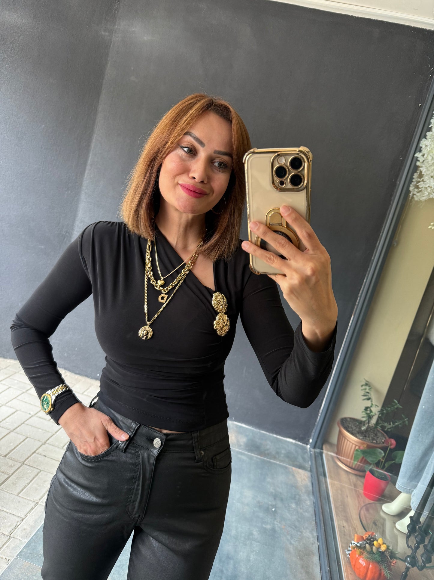 İdeas Siyah Broşlu Bluz