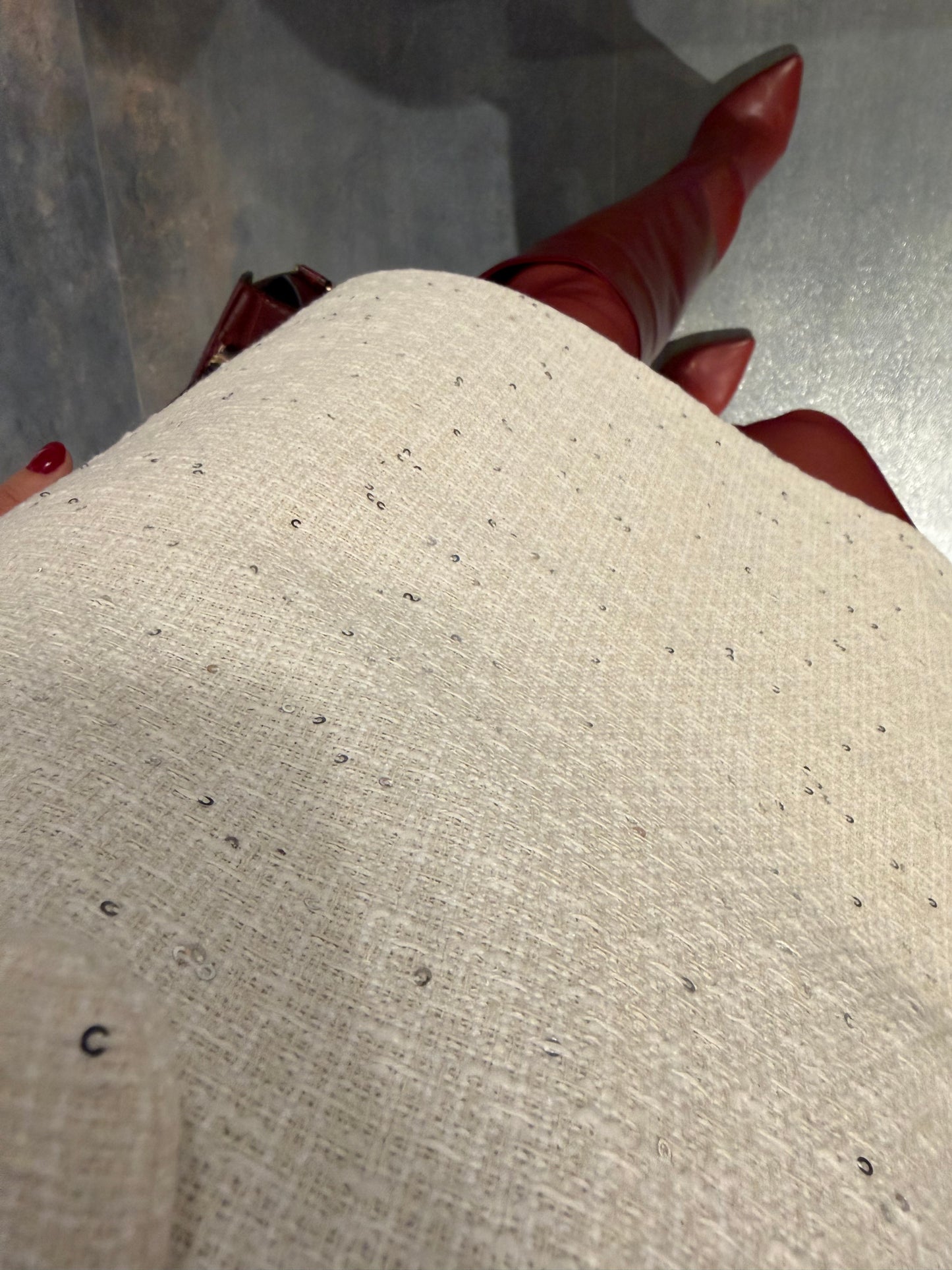 Ahel Beyaz Tuvid Etek & Ceket Takım