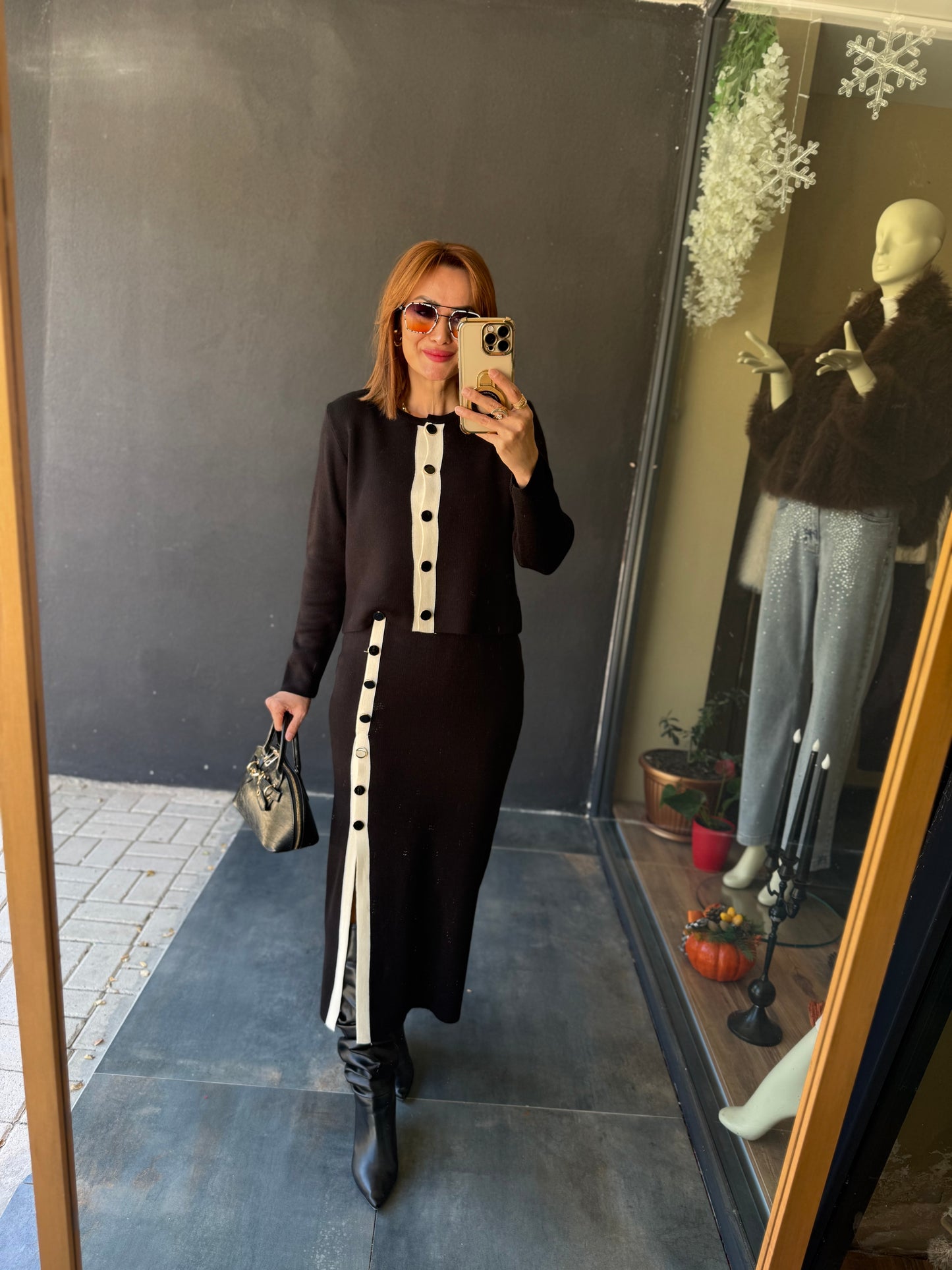 Tria Siyah Düğmeli Etek & Hırka Takım