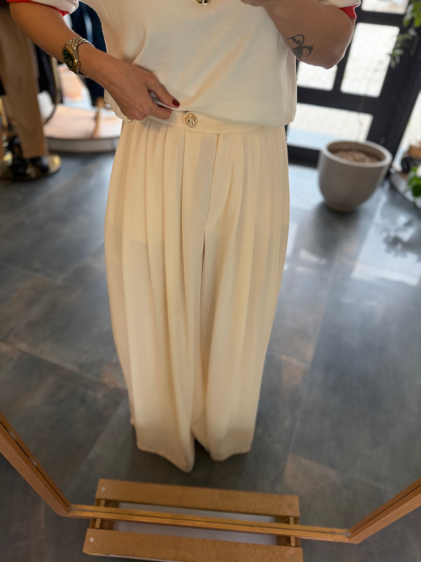 Kylen Beyaz Krep Pileli Pantolon