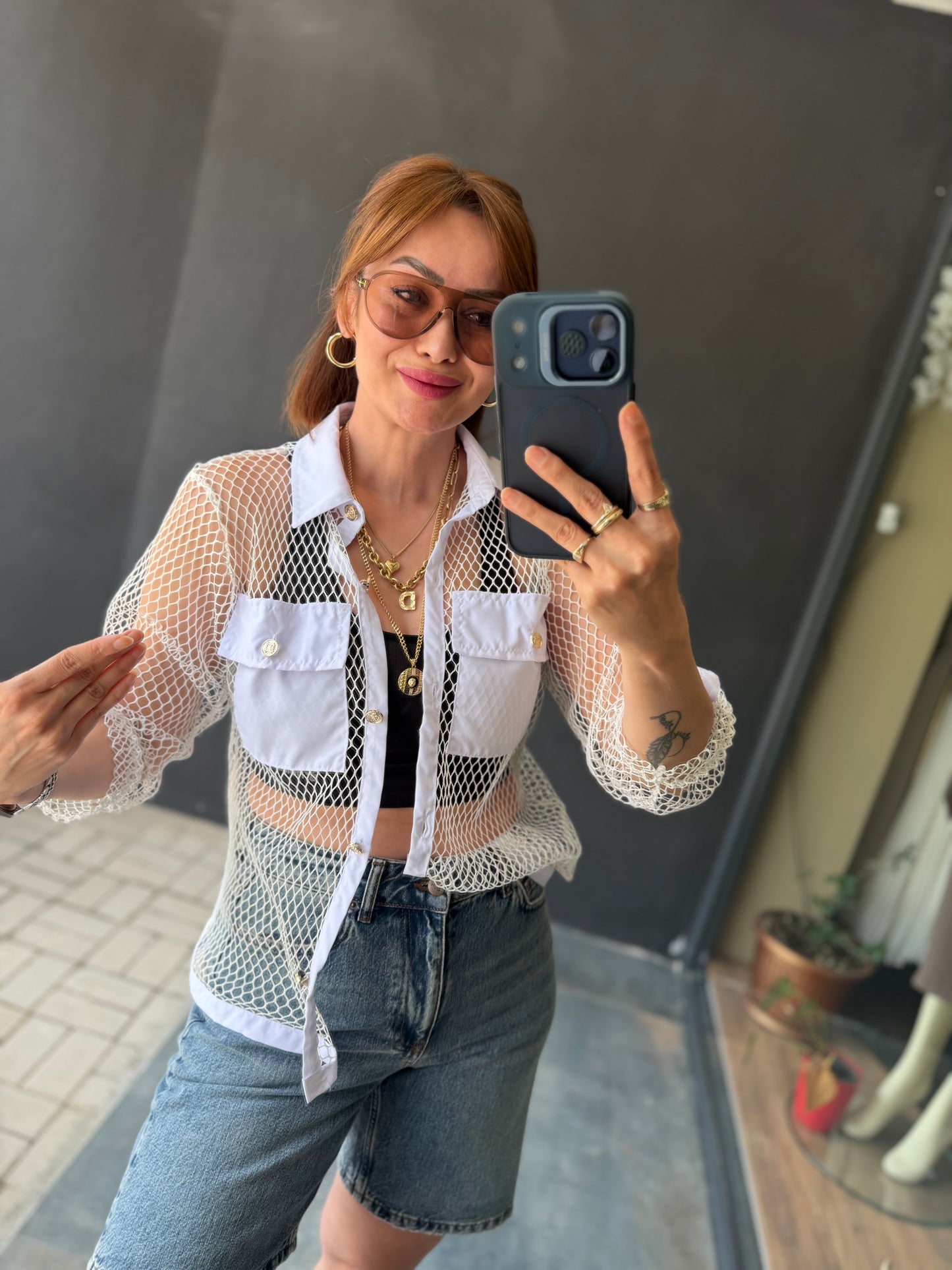 Beyaz File Detaylı Transparan Kadın Gömlek