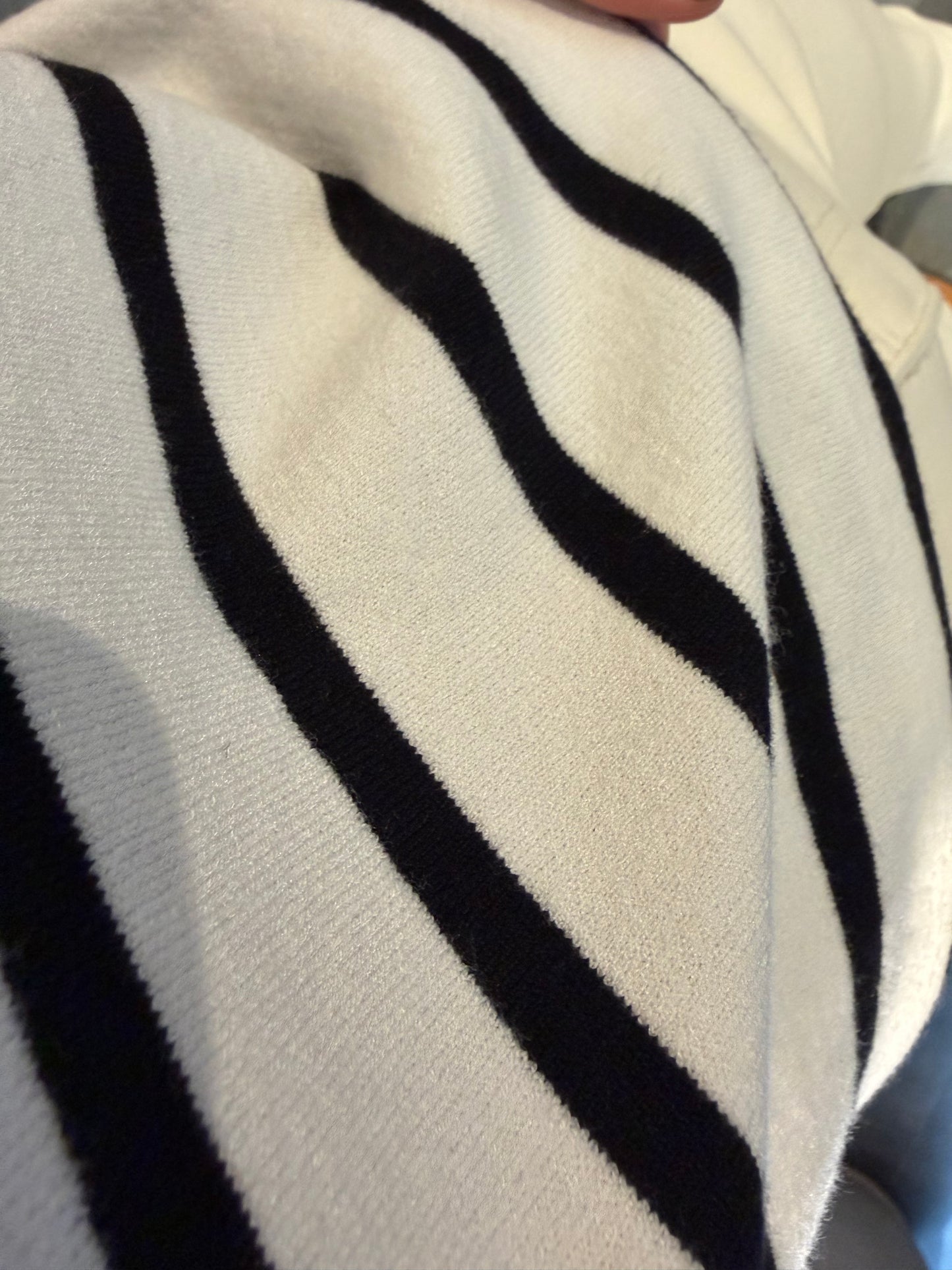 Misse Siyah / Beyaz Triko Dokulu T-Shirt