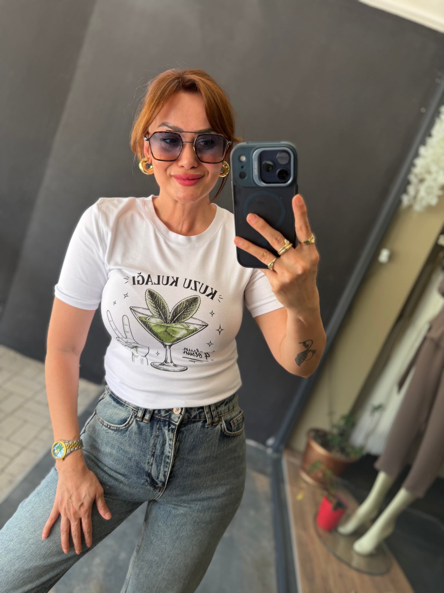 Kuzu Kulağı Baskılı Kadın Tişört