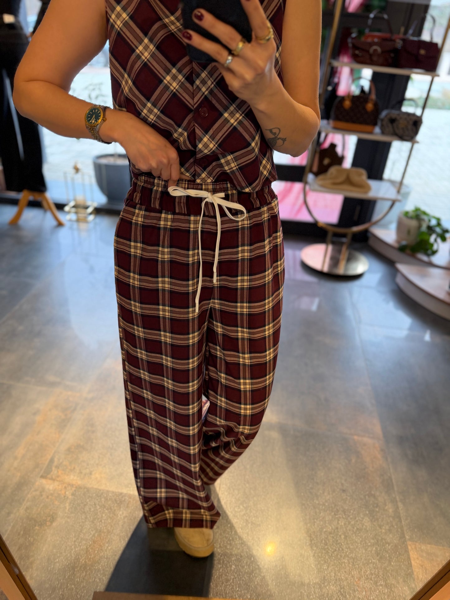 Nerra Bordo Kareli Takım