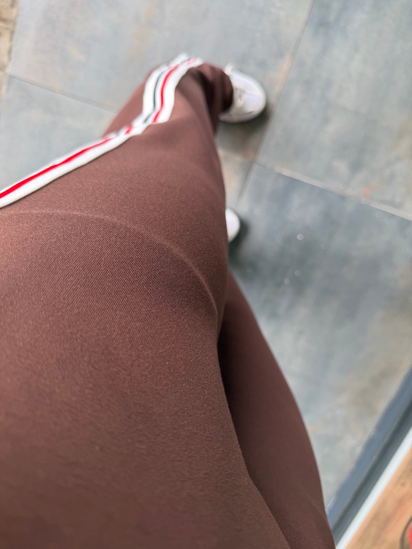 Kahverengi Modal Taş Detaylı Kadın Spor Takım
