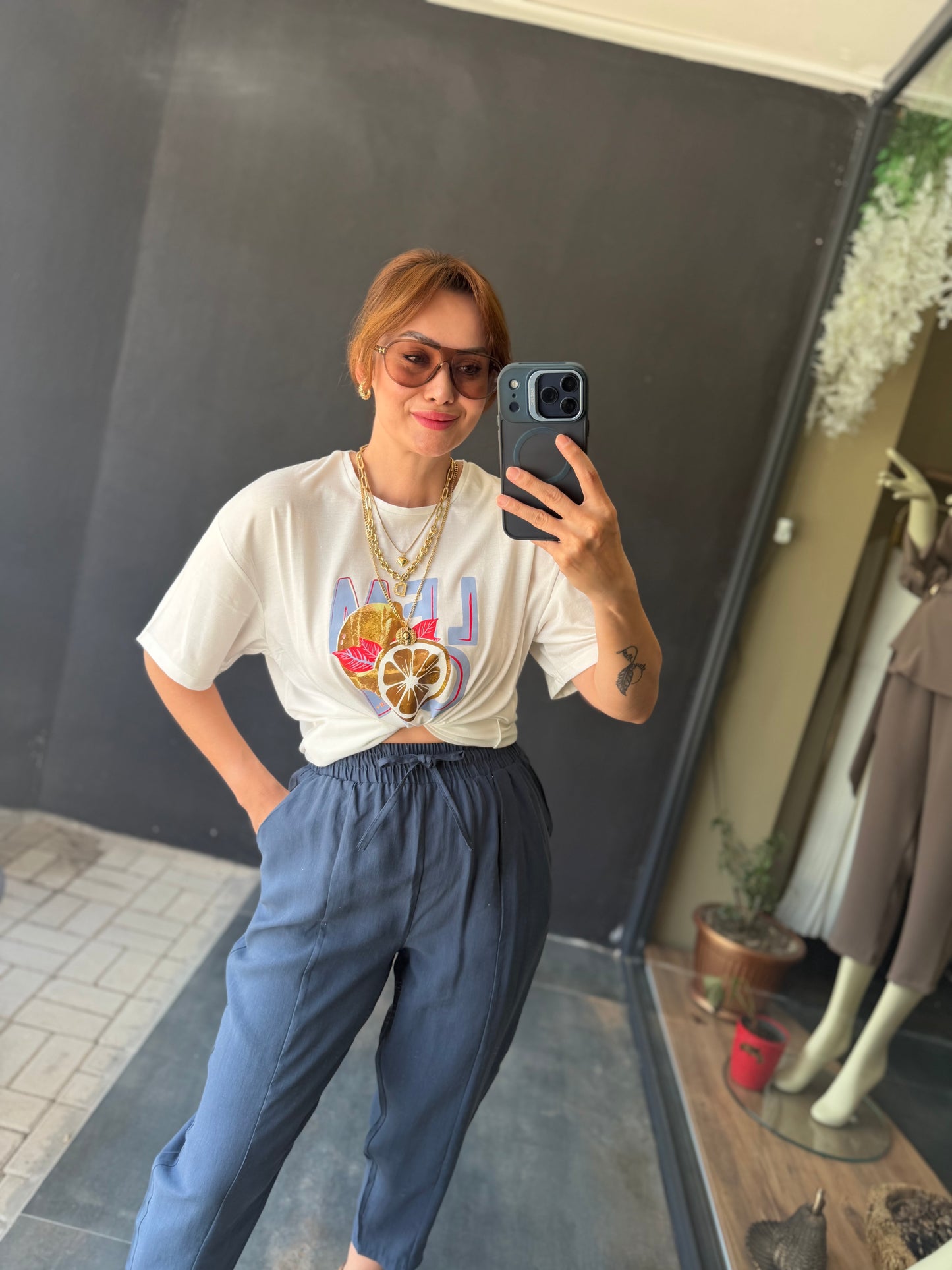 Mavi Tensel Havuç Pantolon & T-Shirt Kombin