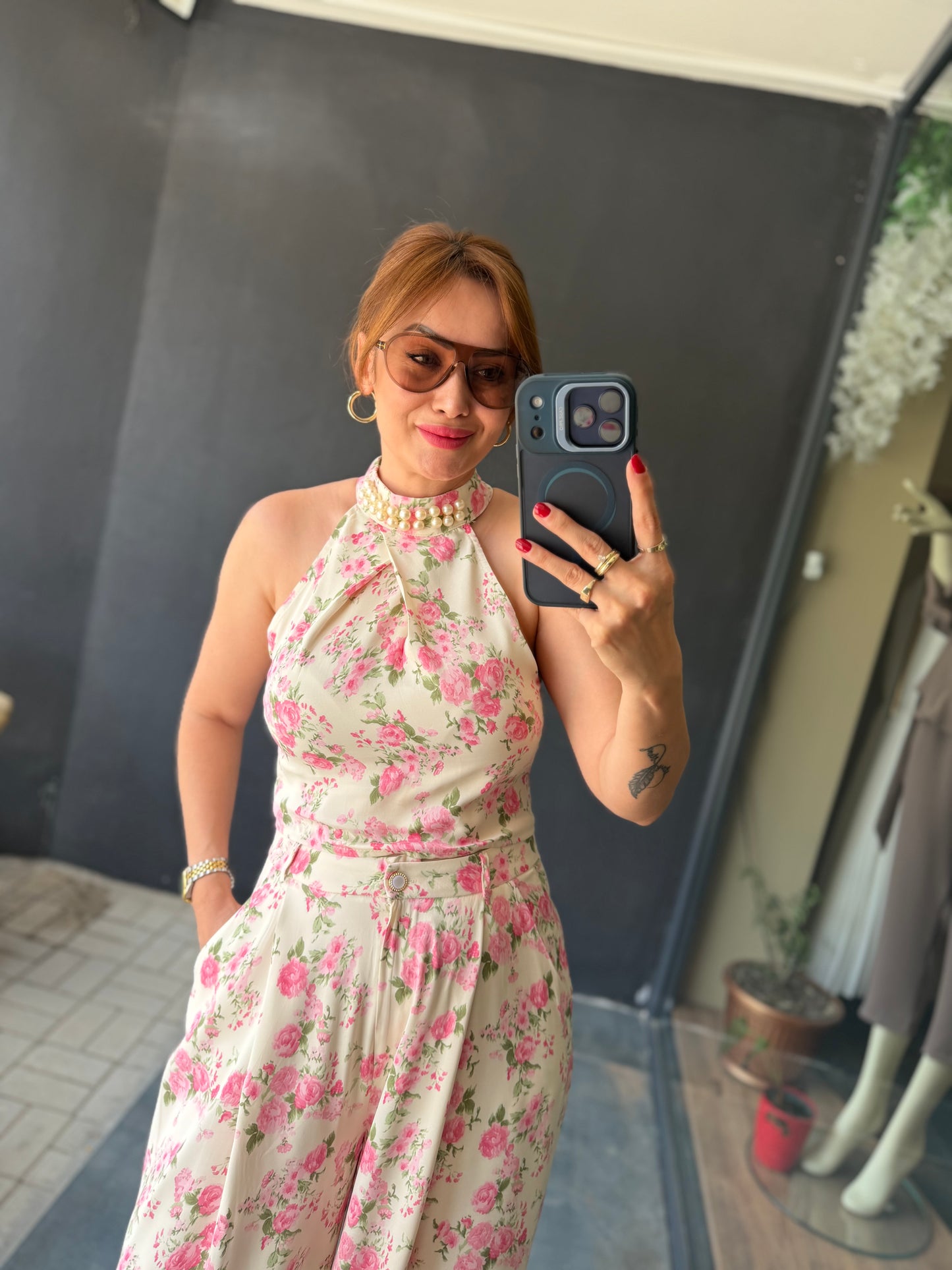 Pembe Çiçek Desenli Halter Yaka Yazlık Palazzo Pantolon Takım