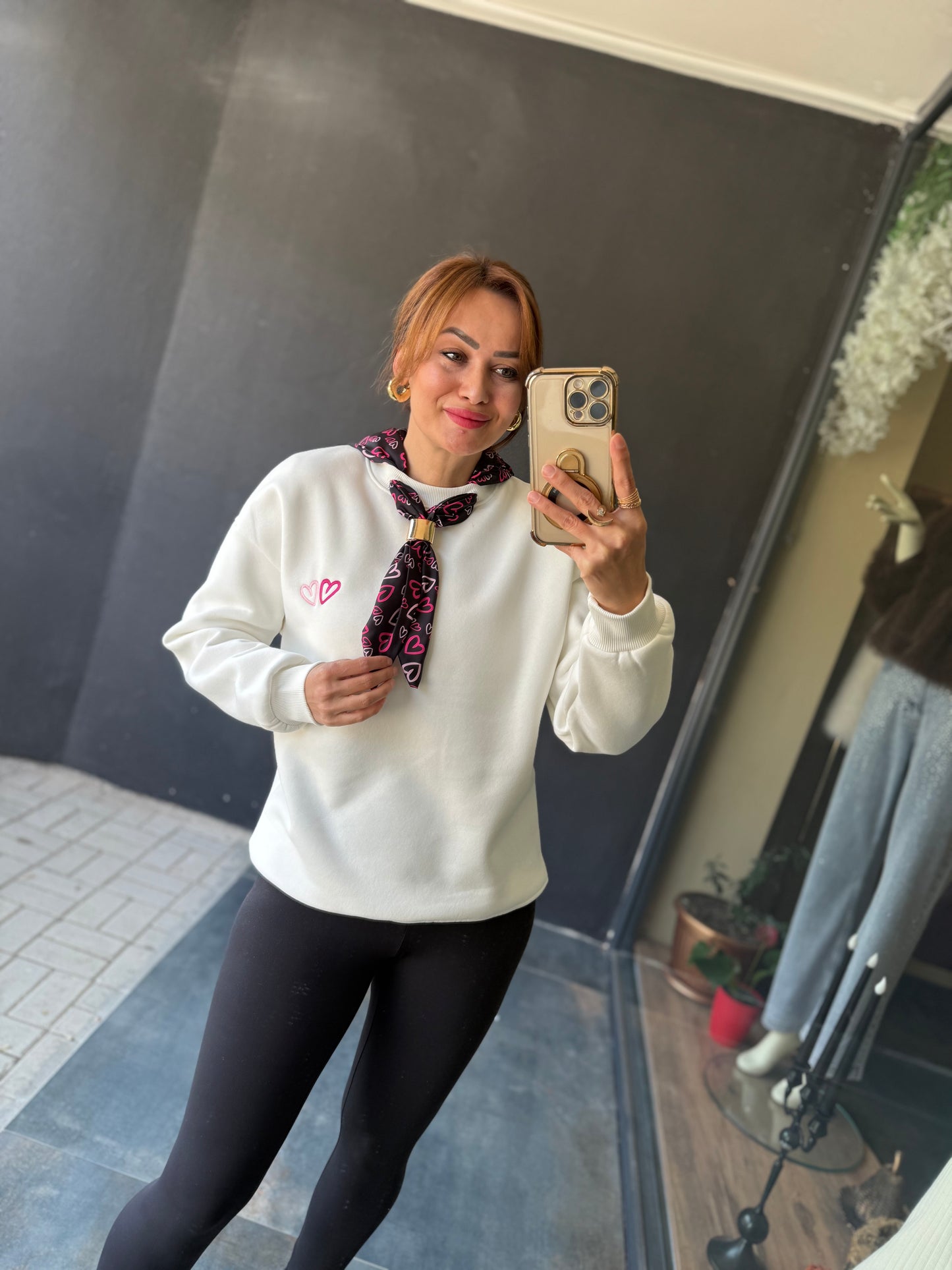 Boho Beyaz Aksesuar Detaylı Sweat