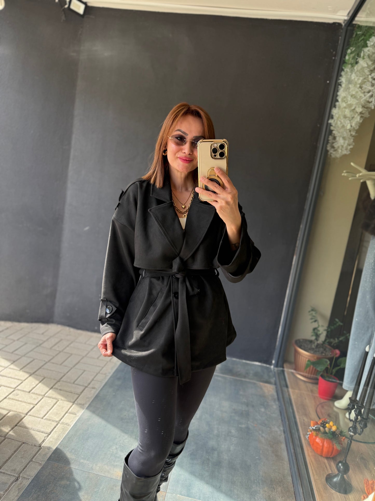 Table Siyah Trenchcoat