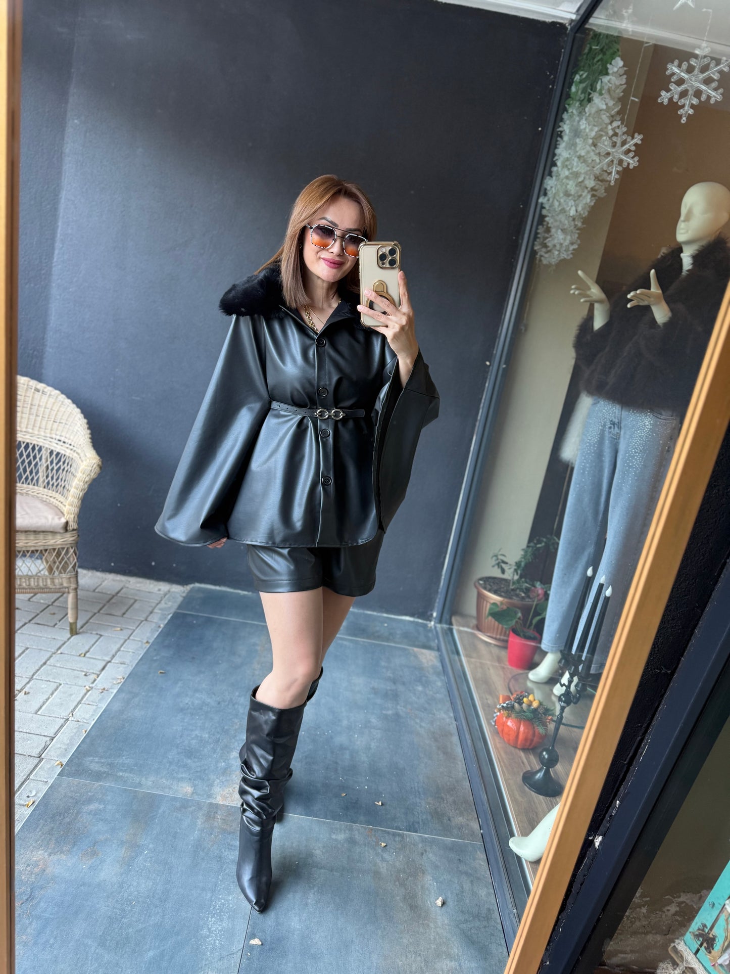 Bolonya Siyah Deri Panço & Şort Takım