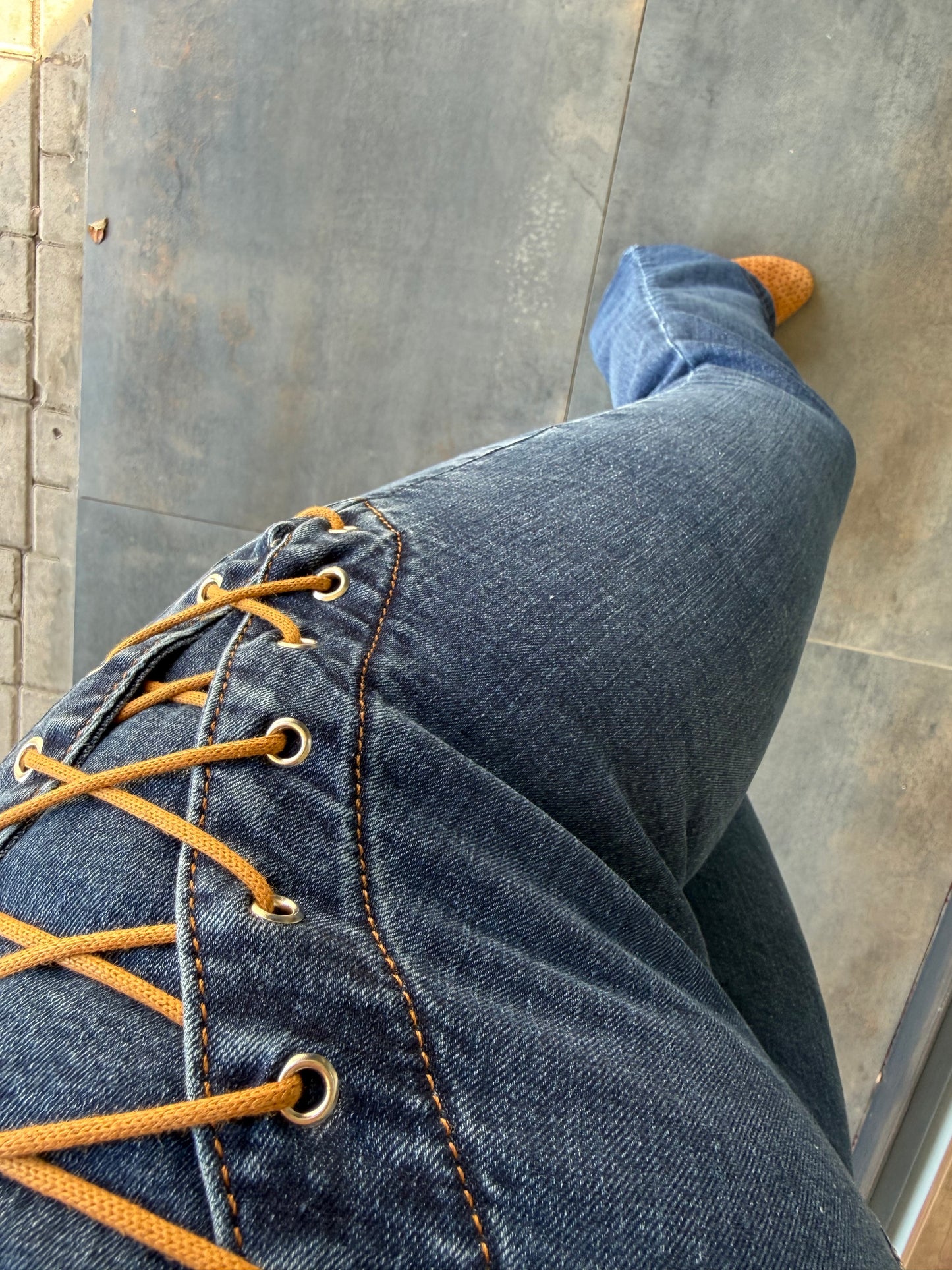 Xlove Toparlayıcı Yan Bağcıklı Mavi Jean