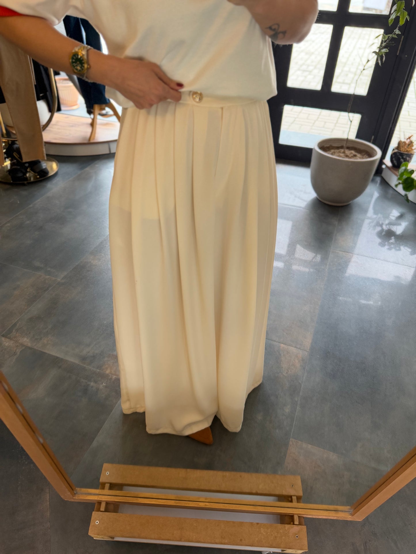 Kylen Beyaz Krep Pileli Pantolon