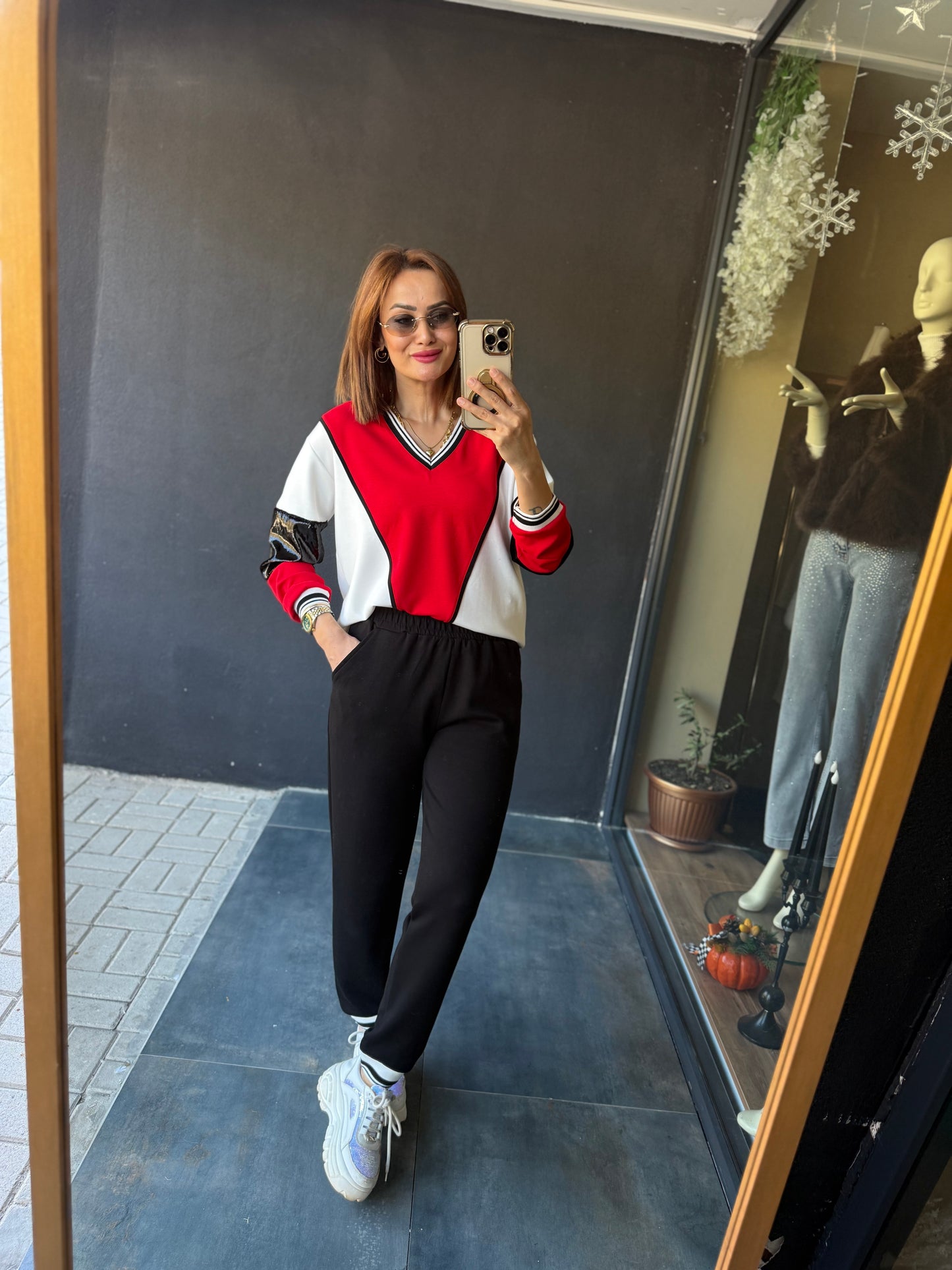 Buka Kırmızı Modal Takım