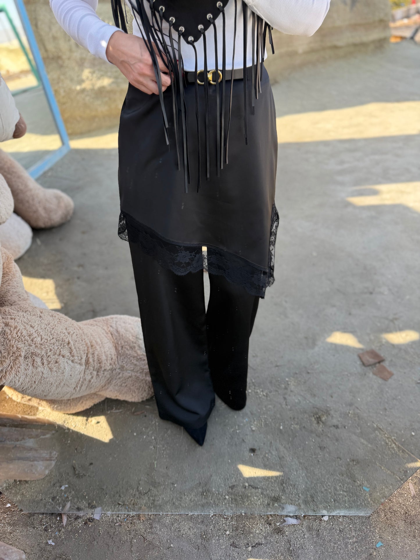 Avanos Siyah Dantelli Etek Pantolon