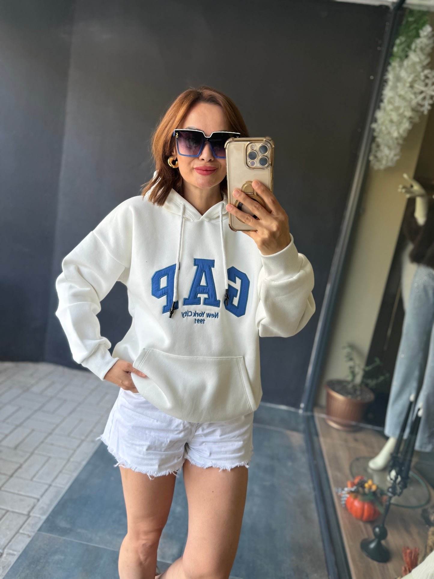 Muvy Beyaz Kabartmalı Sweathirt