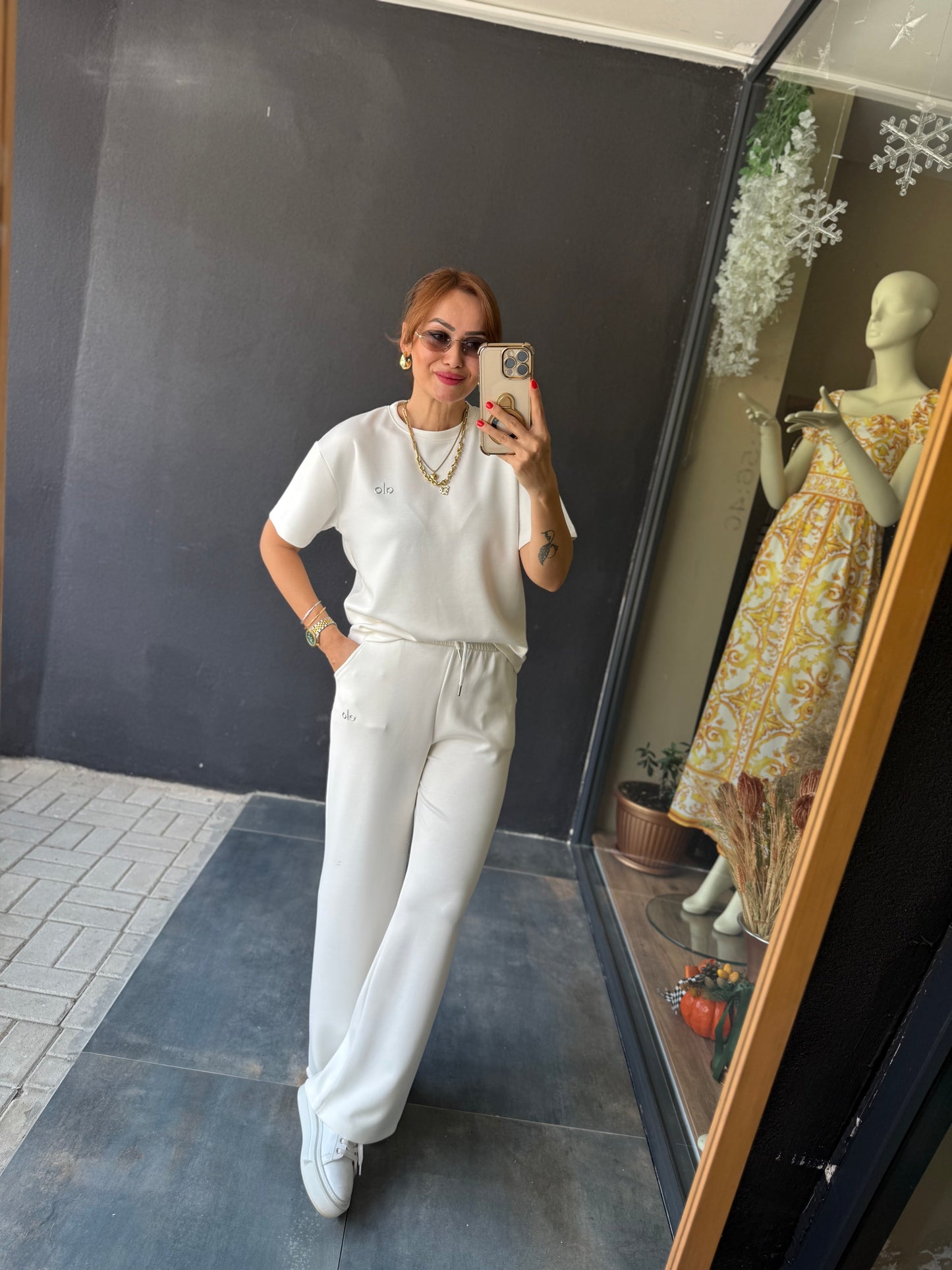 Latest Beyaz Modal Takım