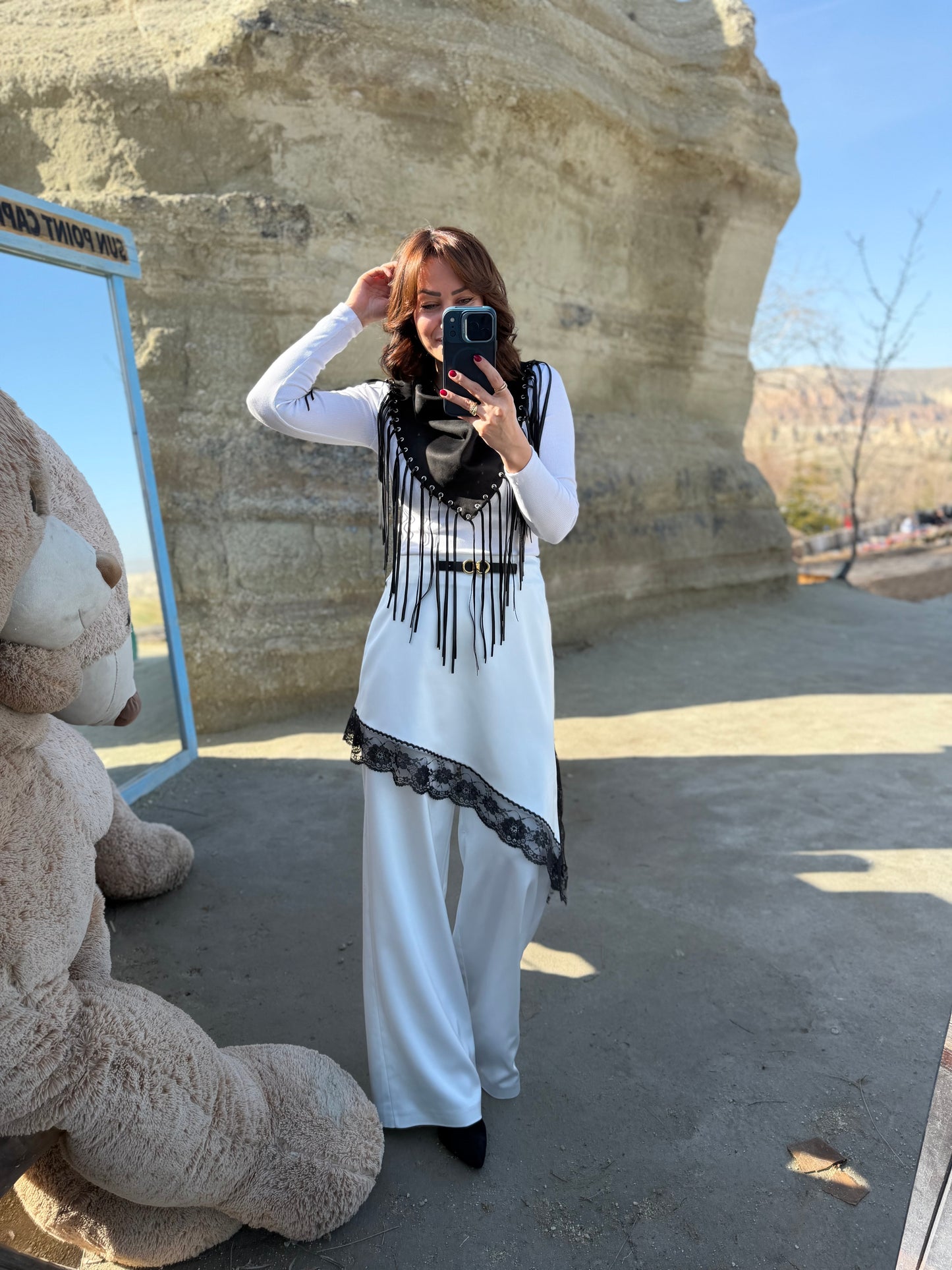 Siyah Püsküllü Boyunluk