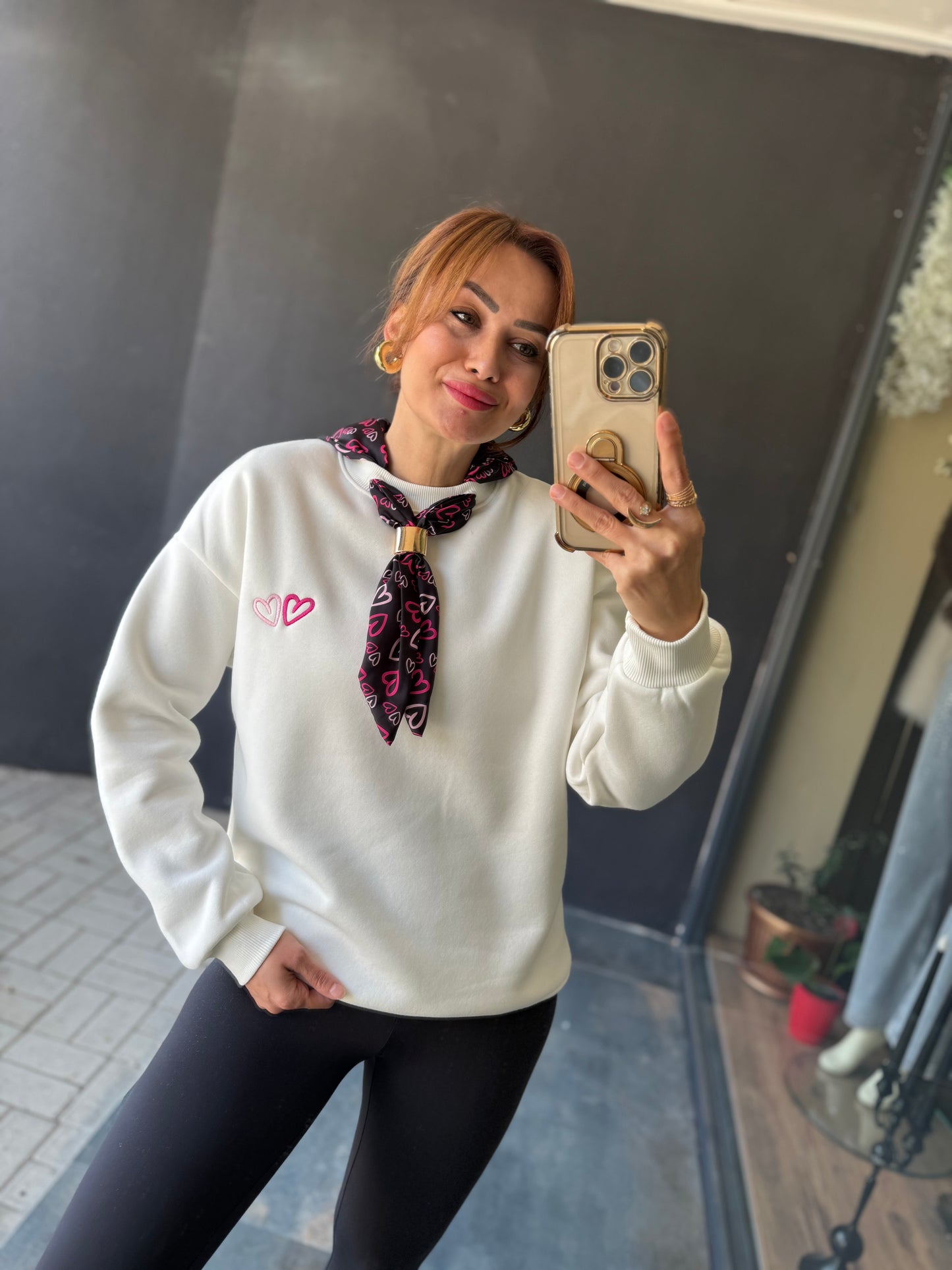 Boho Beyaz Aksesuar Detaylı Sweat