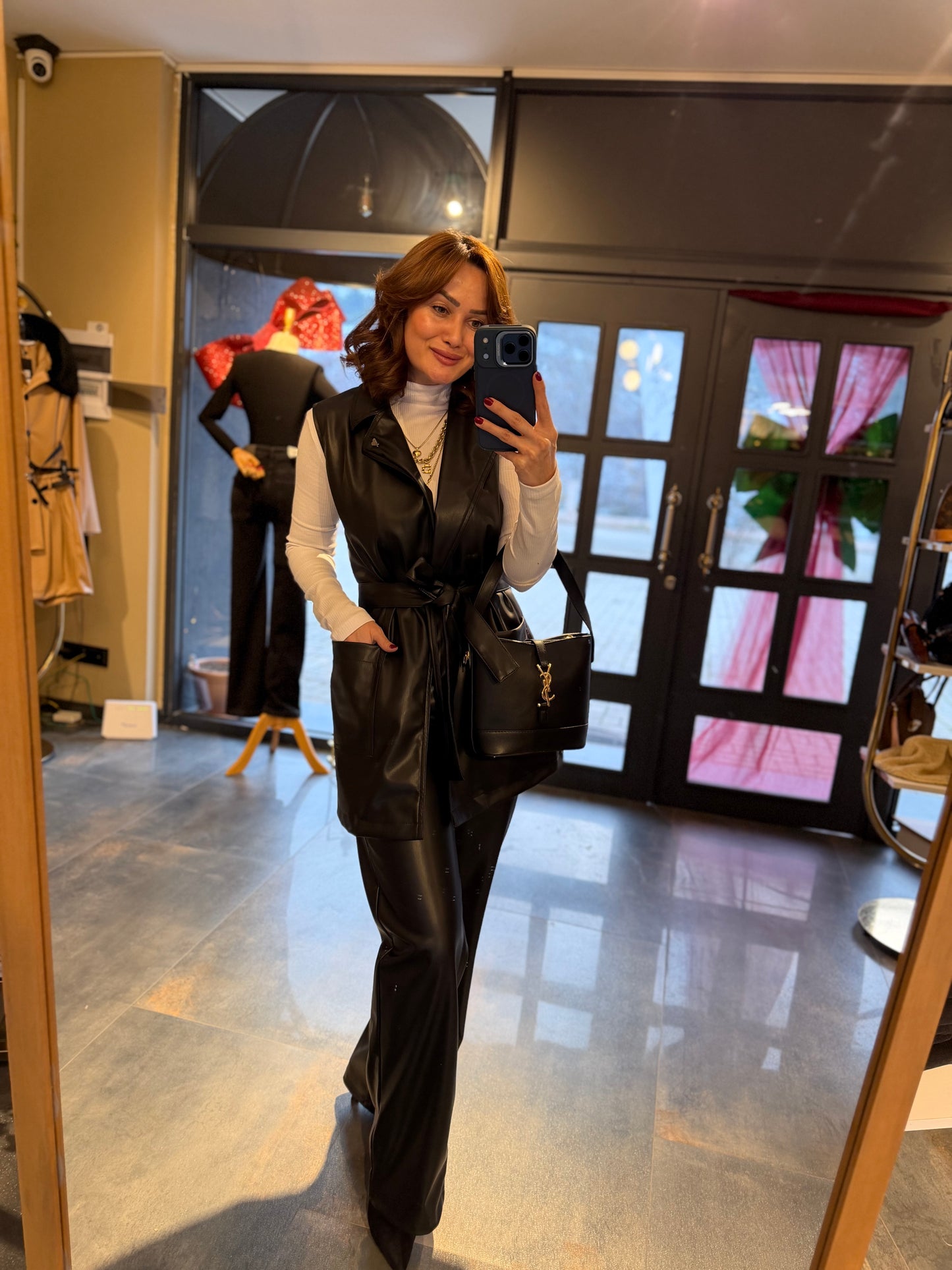 Majesty Siyah Deri Takım