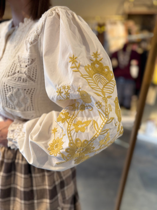 More Nakış İşleme Bej Bluz