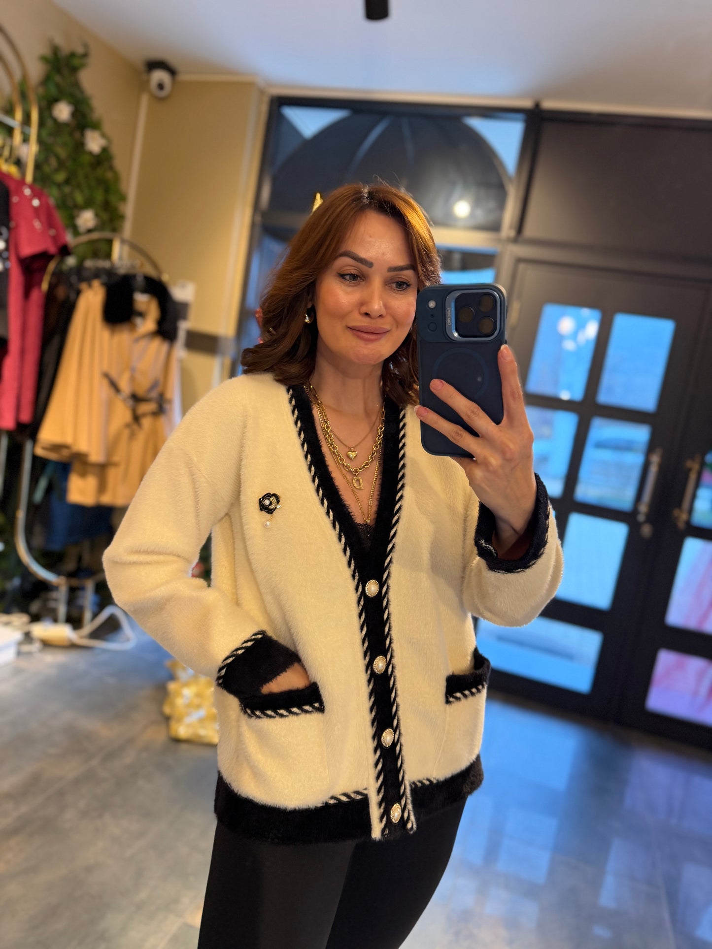 Estas Beyaz & Siyah Kaşmir Hırka