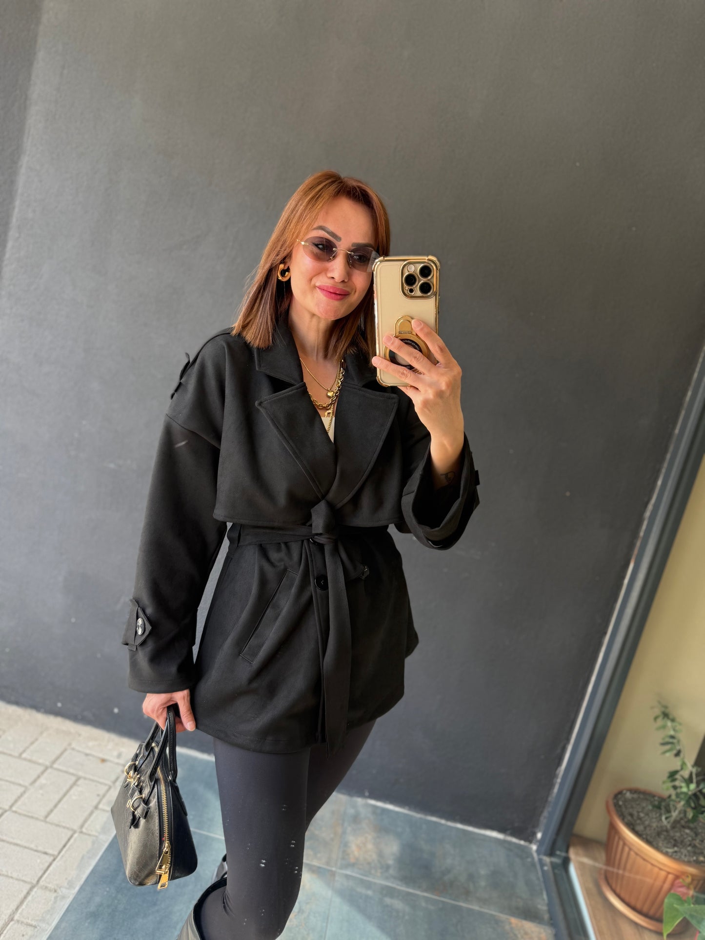 Table Siyah Trenchcoat