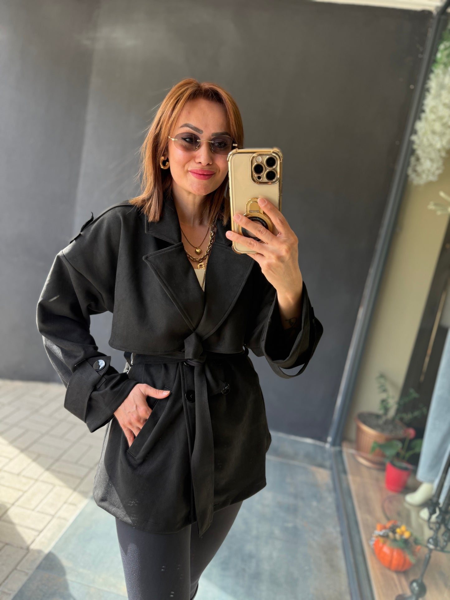 Table Siyah Trenchcoat