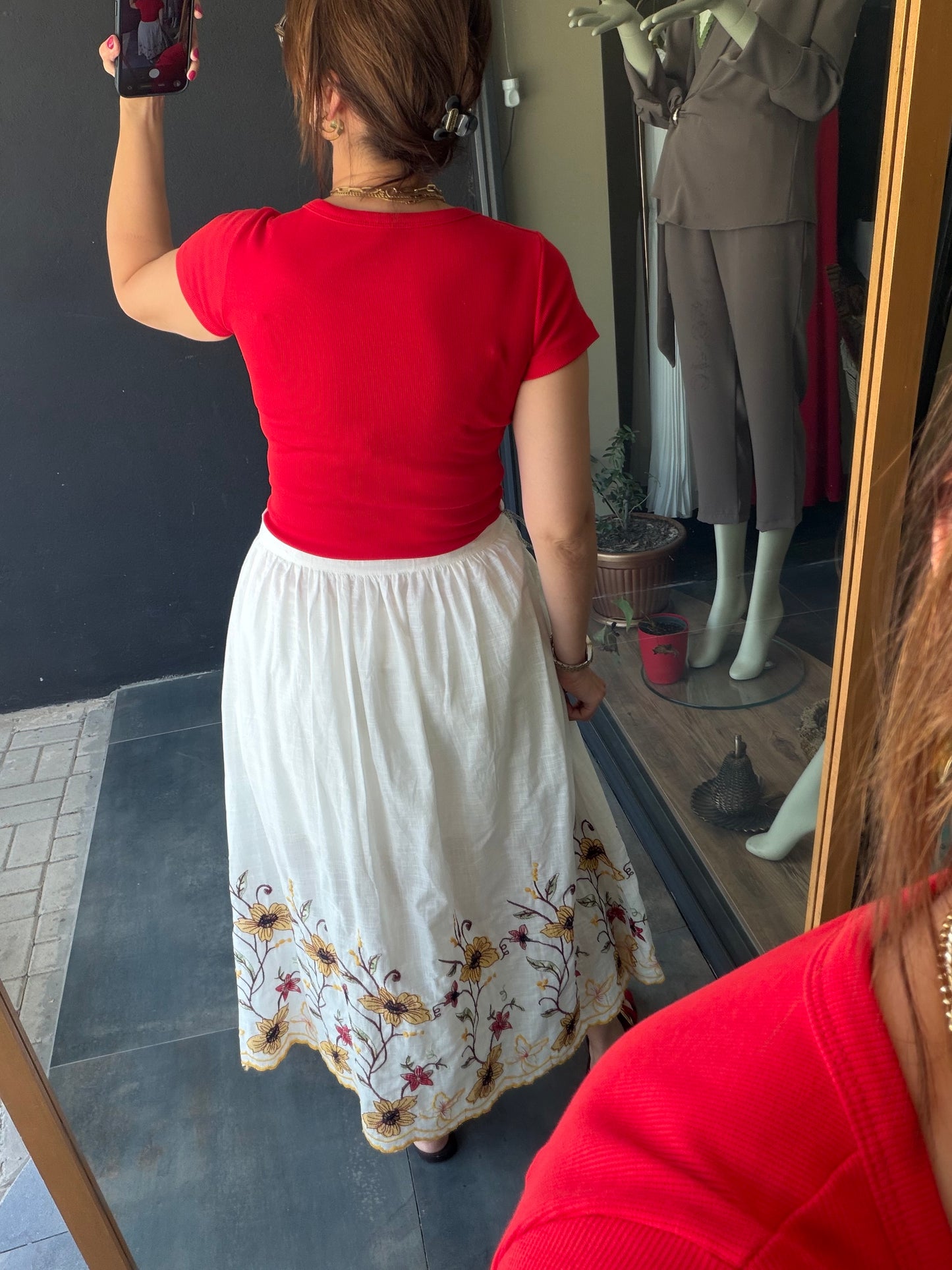Nakış İşlemeli Keten Etek & T-Shirt Takım
