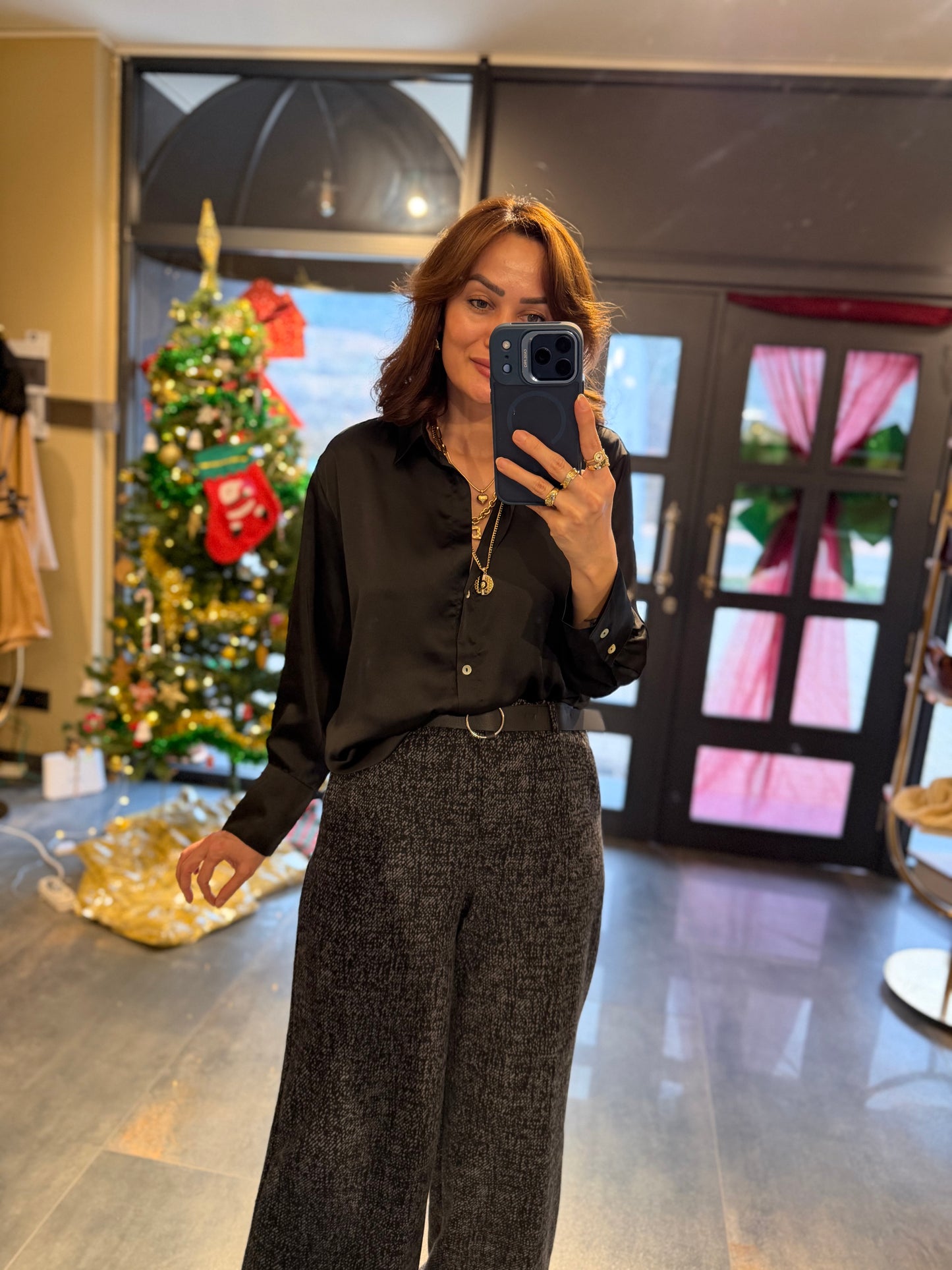 Janet Siyah Saten Gömlek
