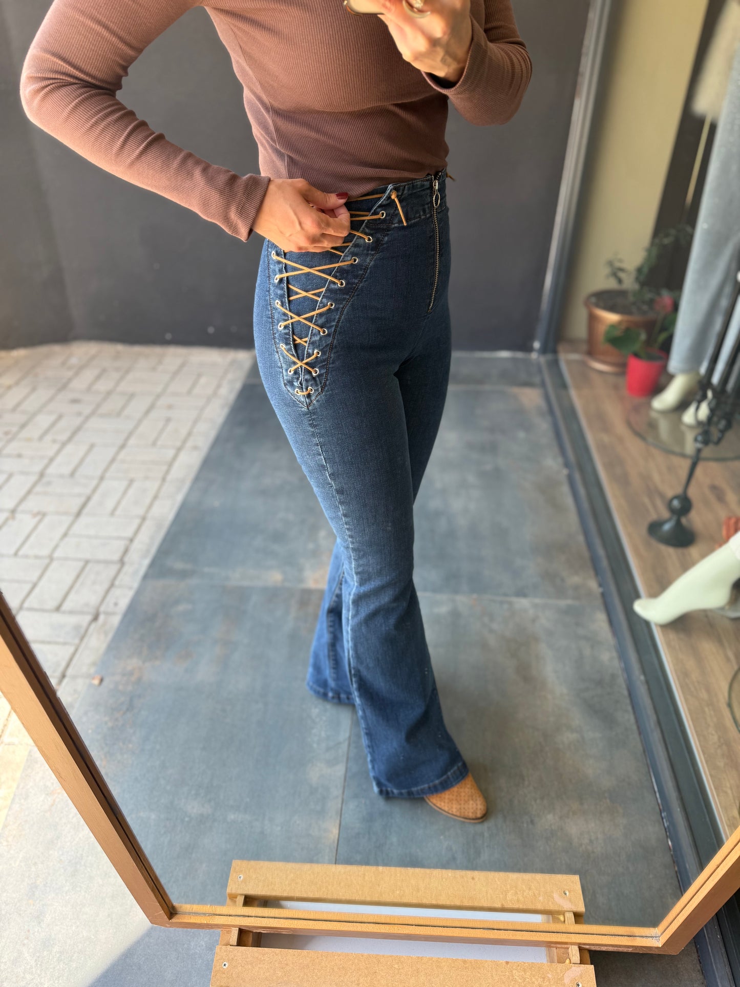 Xlove Toparlayıcı Yan Bağcıklı Mavi Jean