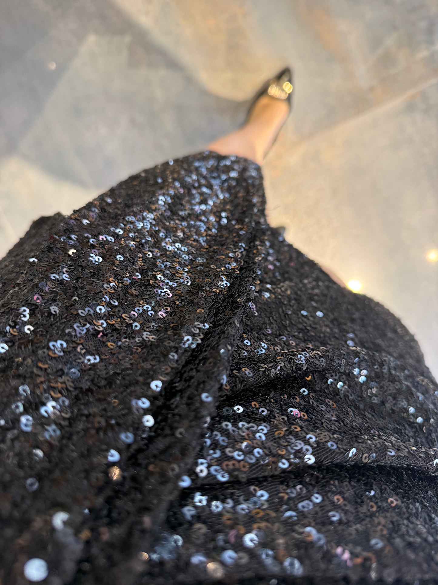 Nira Siyah Pullu Etek