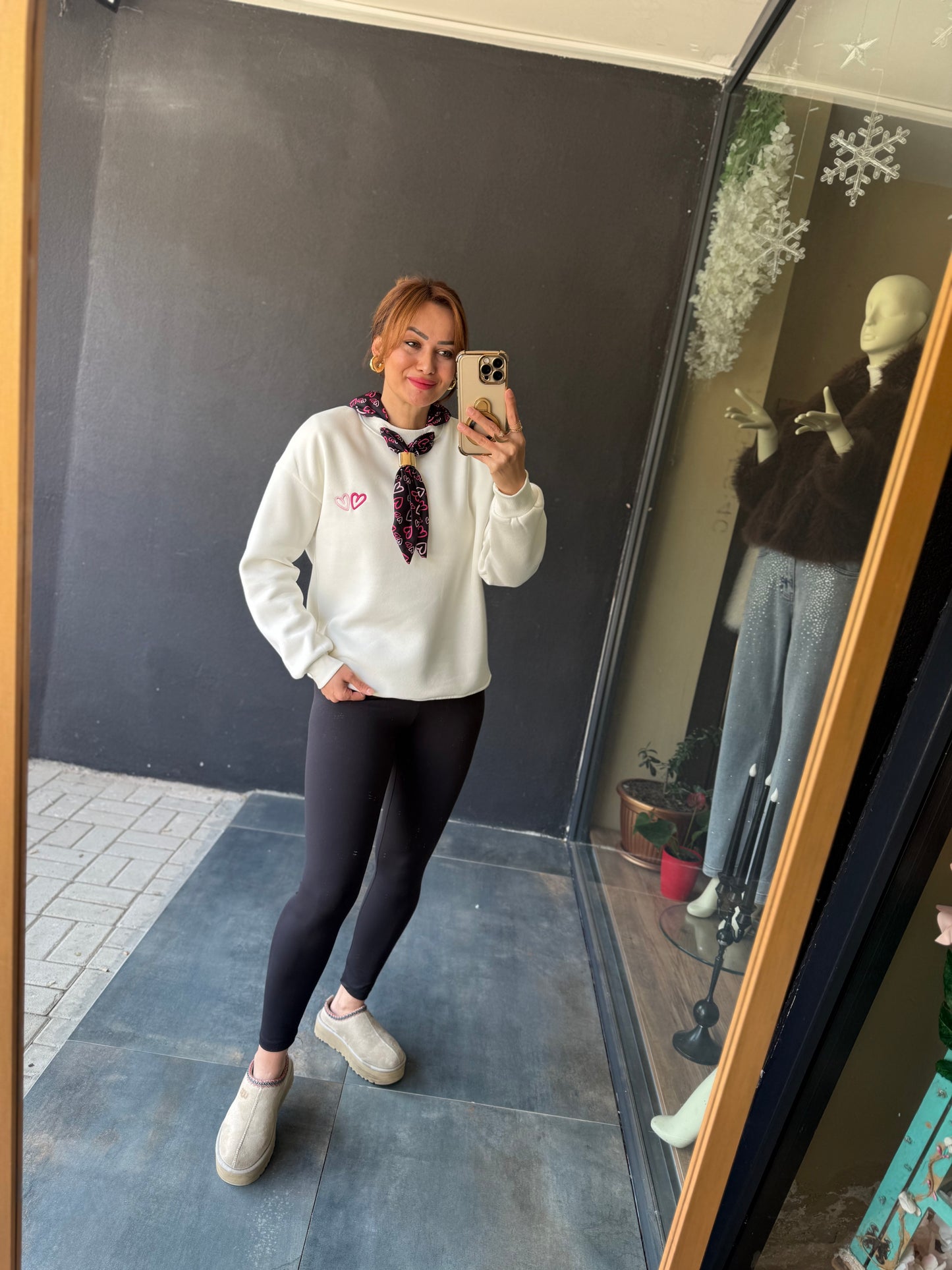 Boho Beyaz Aksesuar Detaylı Sweat