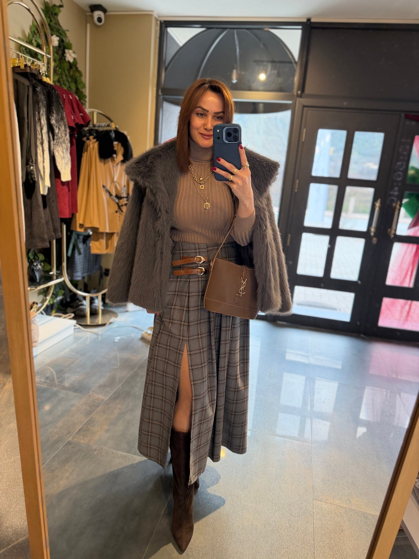 Cream Ekose Yırtmaçlı Etek