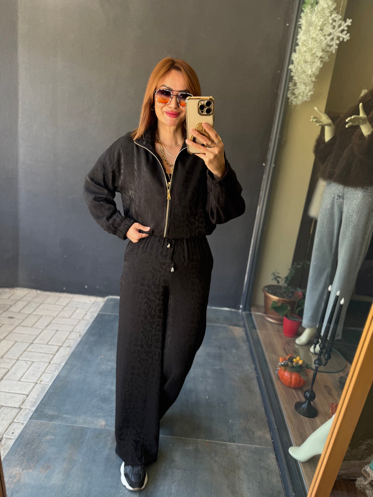 Sagomi Siyah Desenli Takım