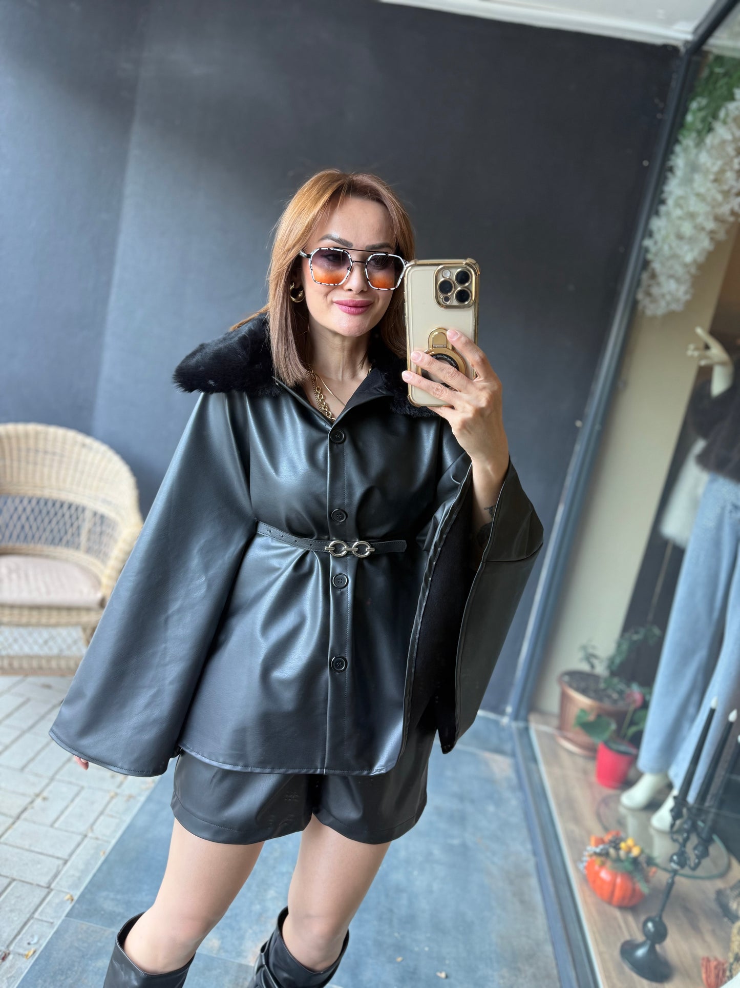 Bolonya Siyah Deri Panço & Şort Takım