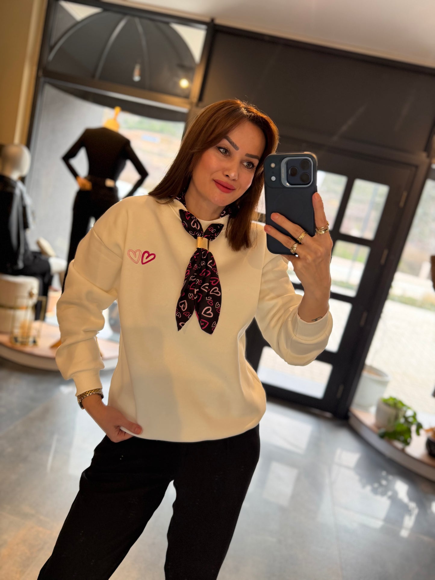 Sales Beyaz Sweat &Pantolon Takım