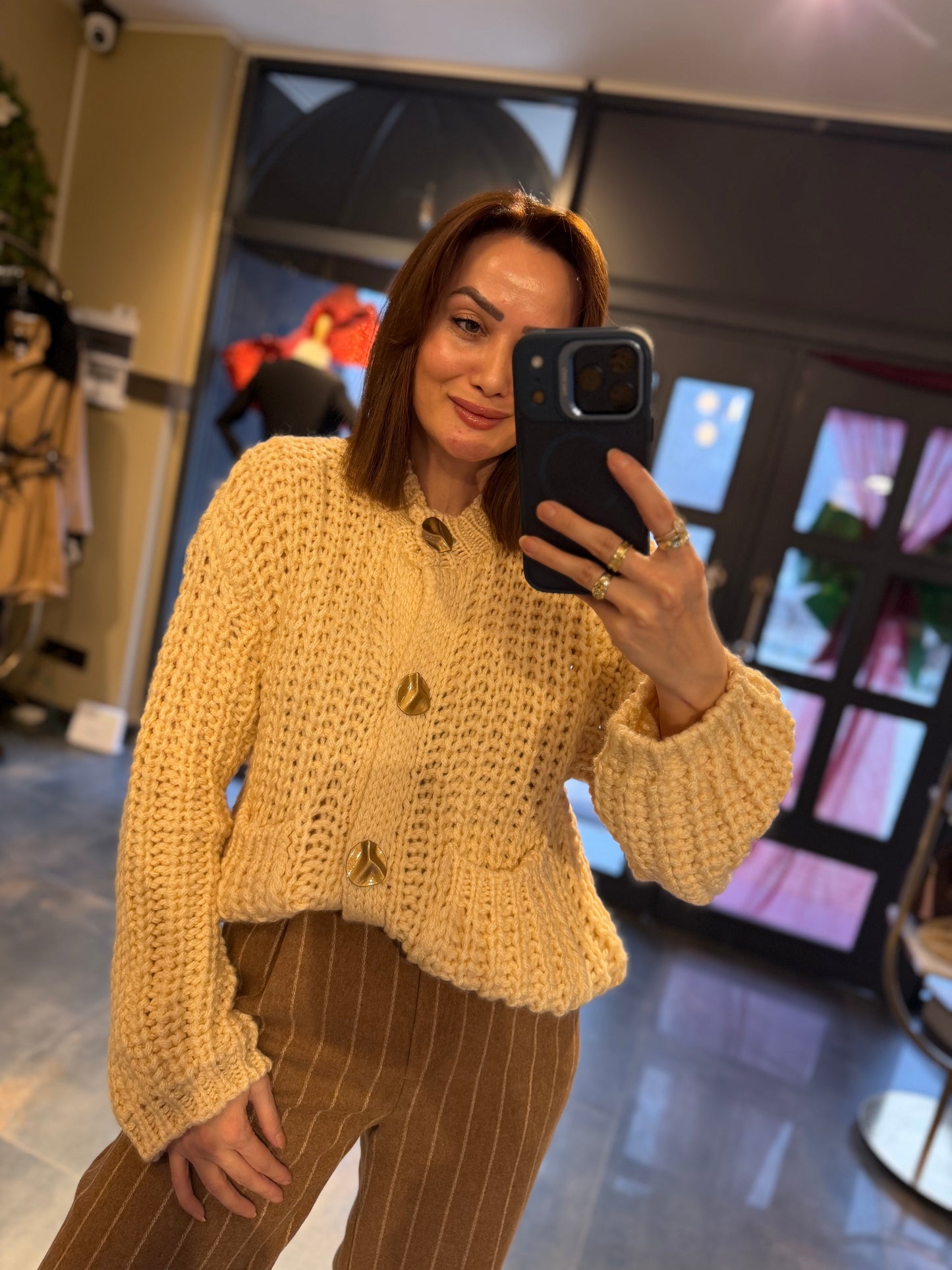 Pega Bej Gold Düğmeli Hırka