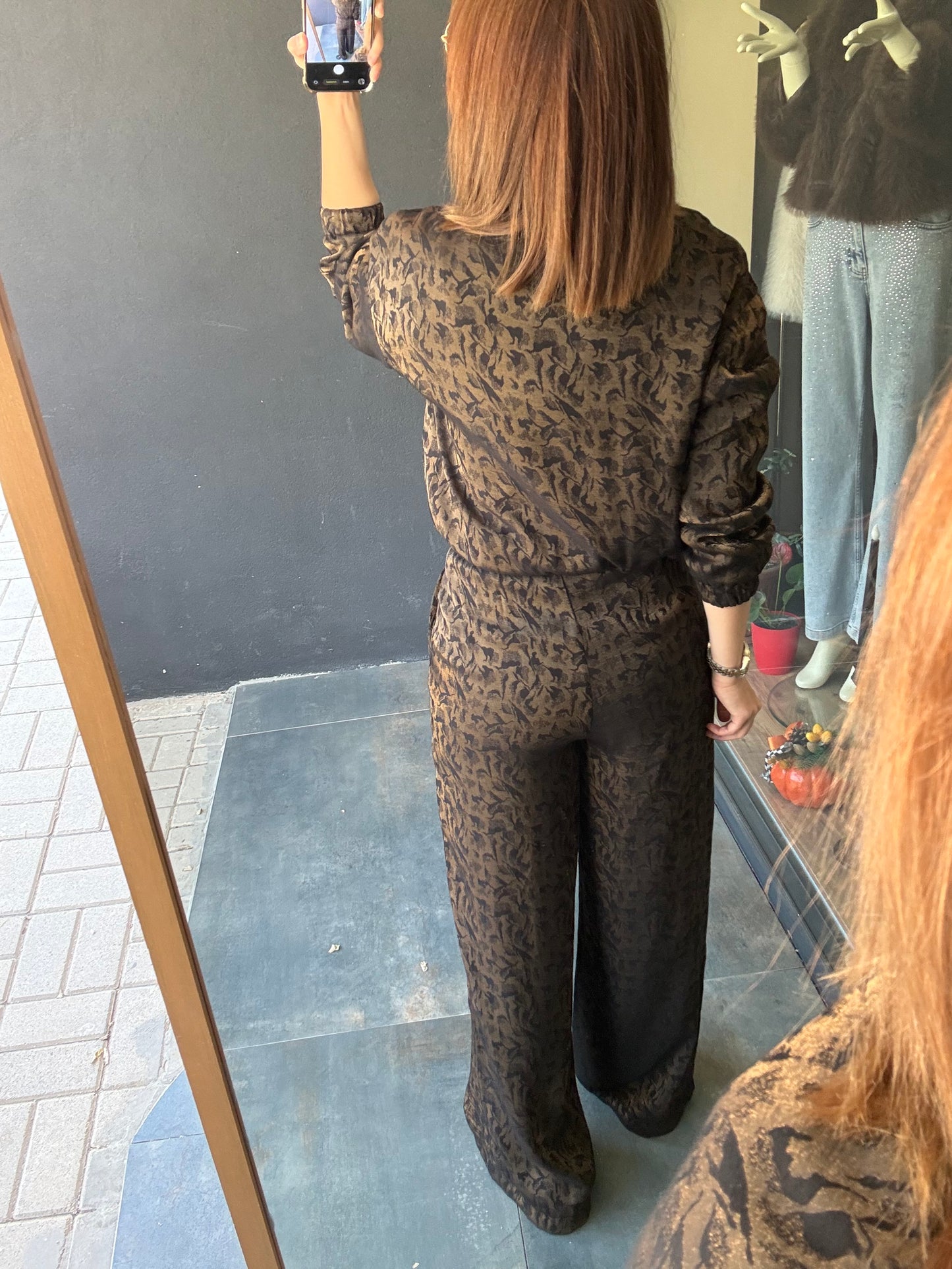 Sagomi Kahve Desenli Takım