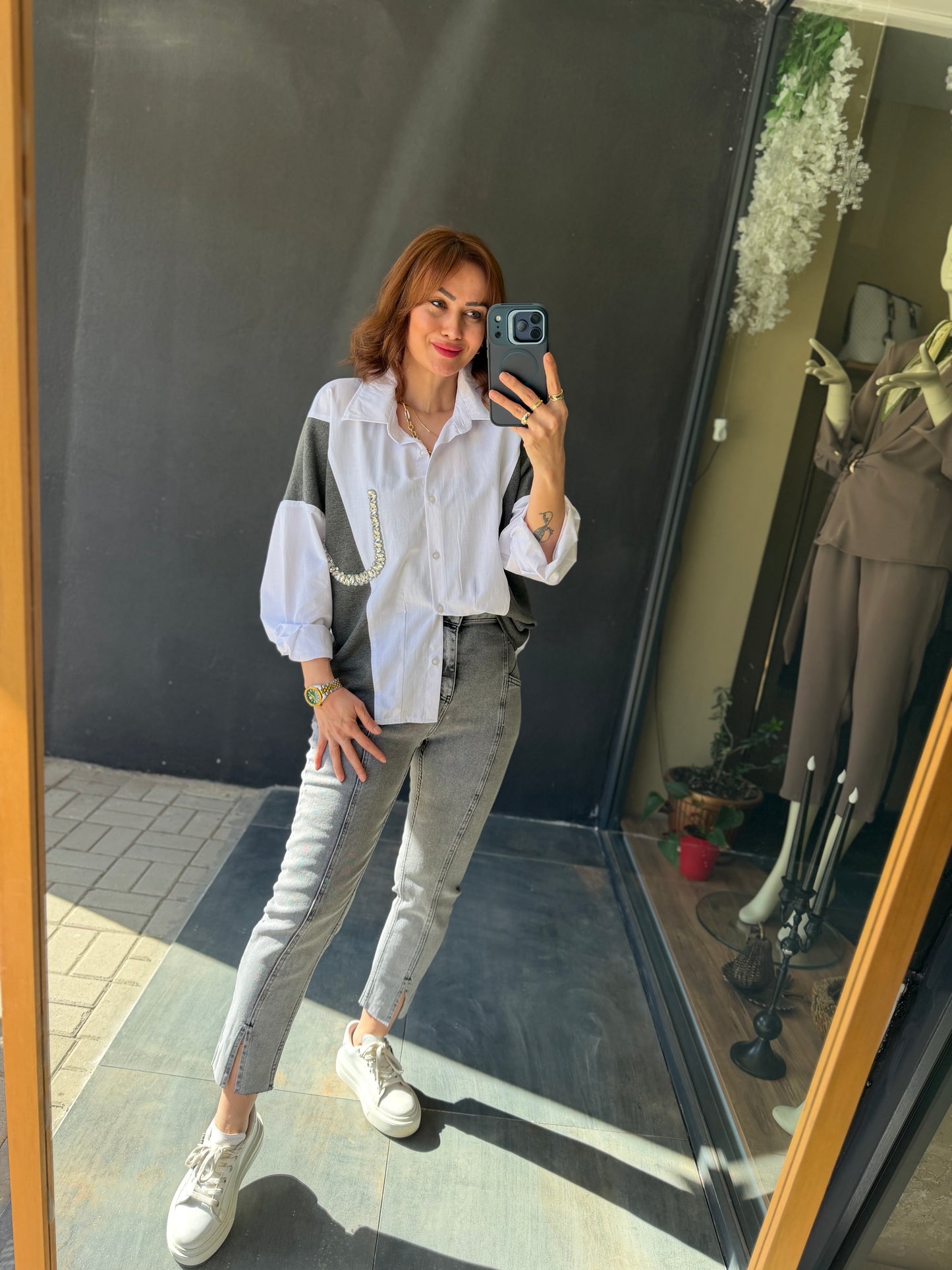 Lungo Beyaz Cep Taş Detaylı Tasarım Gömlek