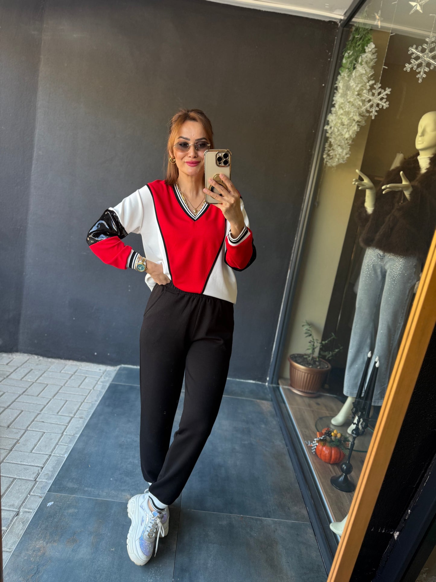 Buka Kırmızı Modal Takım