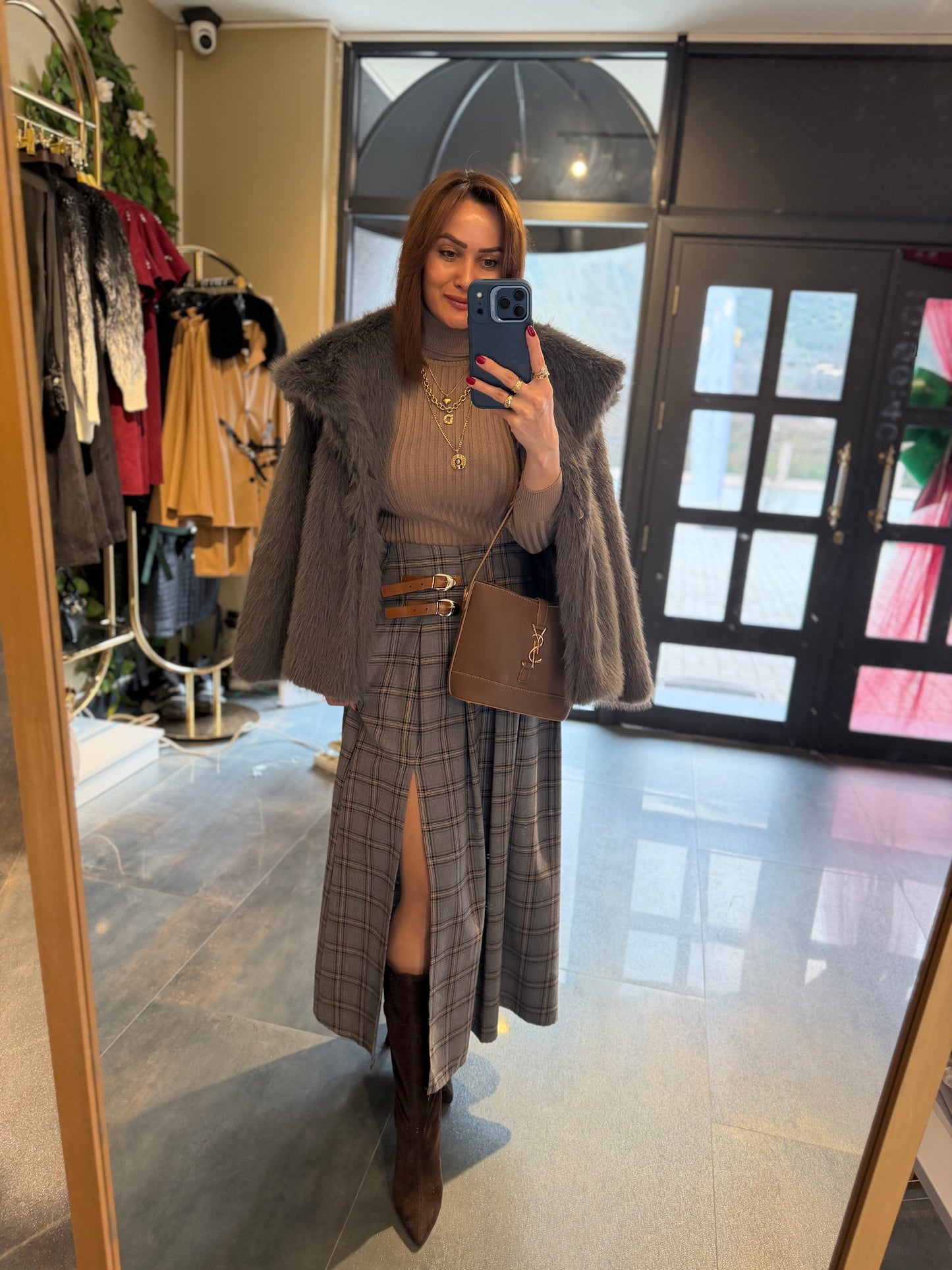 Cream Ekose Yırtmaçlı Etek