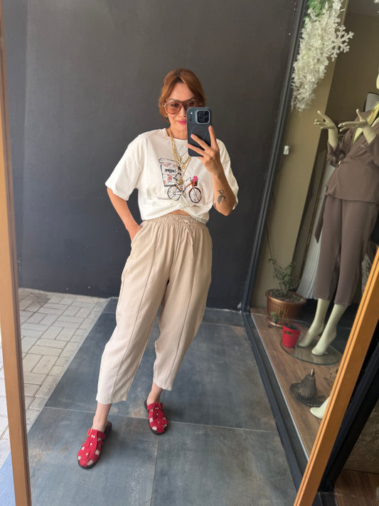 Bej Tensel Havuç Pantolon & T-Shirt Kombin
