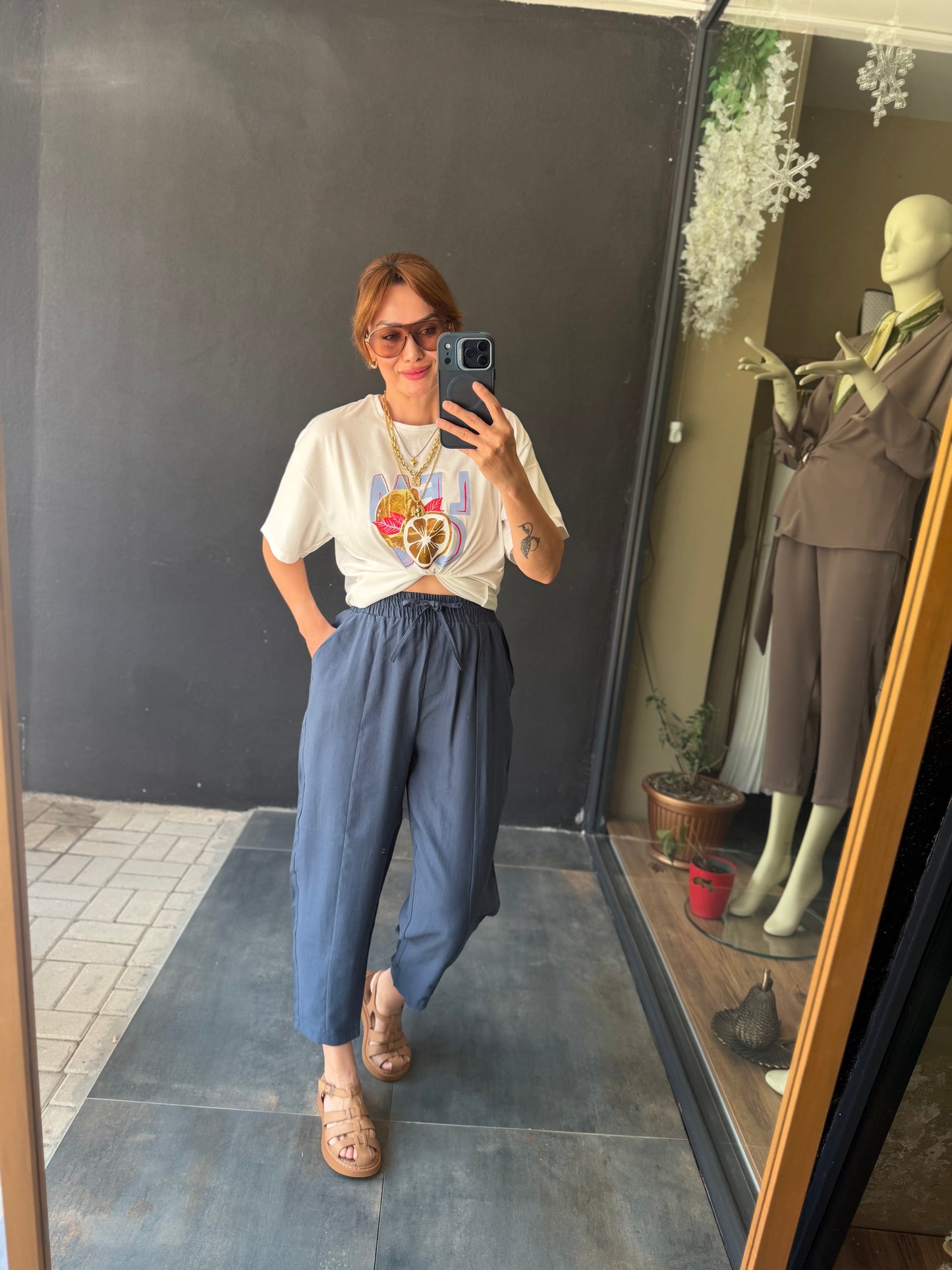 Mavi Tensel Havuç Pantolon & T-Shirt Kombin